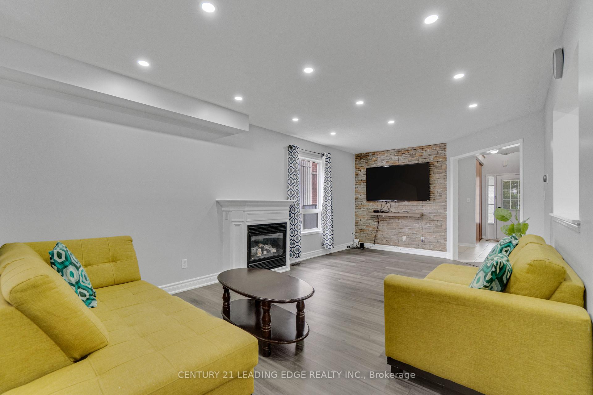 Photo 6 of 1296 Ashgrove Crescent, Oshawa, Pinecrest — HOMEH