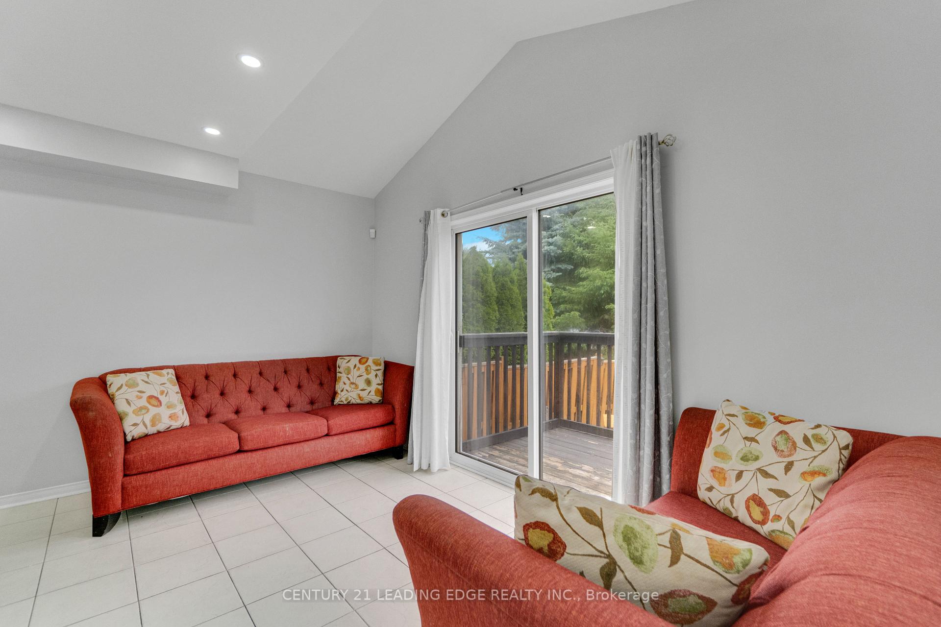 Photo 13 of 1296 Ashgrove Crescent, Oshawa, Pinecrest — HOMEH