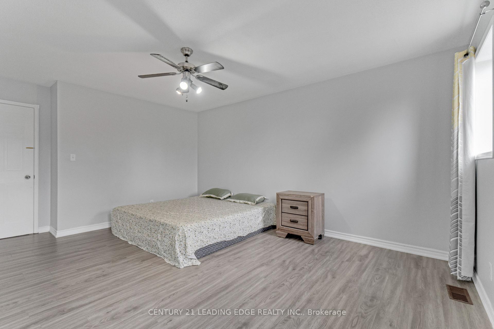 Photo 19 of 1296 Ashgrove Crescent, Oshawa, Pinecrest — HOMEH