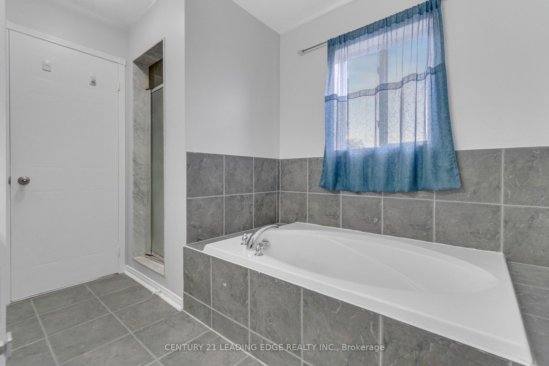 Photo 22 of 1296 Ashgrove Crescent, Oshawa, Pinecrest — HOMEH