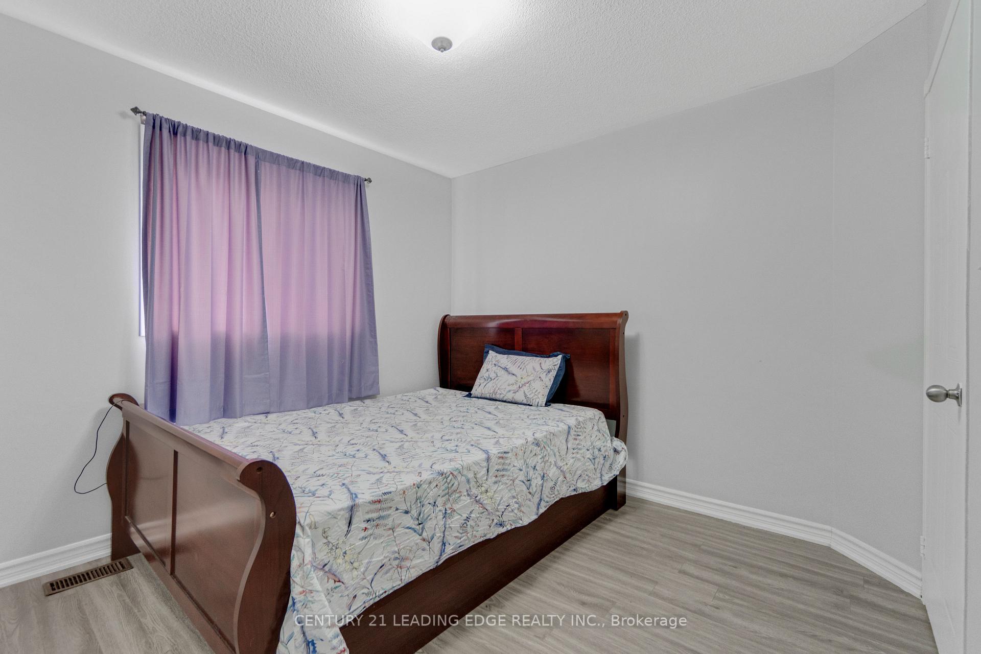 Photo 24 of 1296 Ashgrove Crescent, Oshawa, Pinecrest — HOMEH