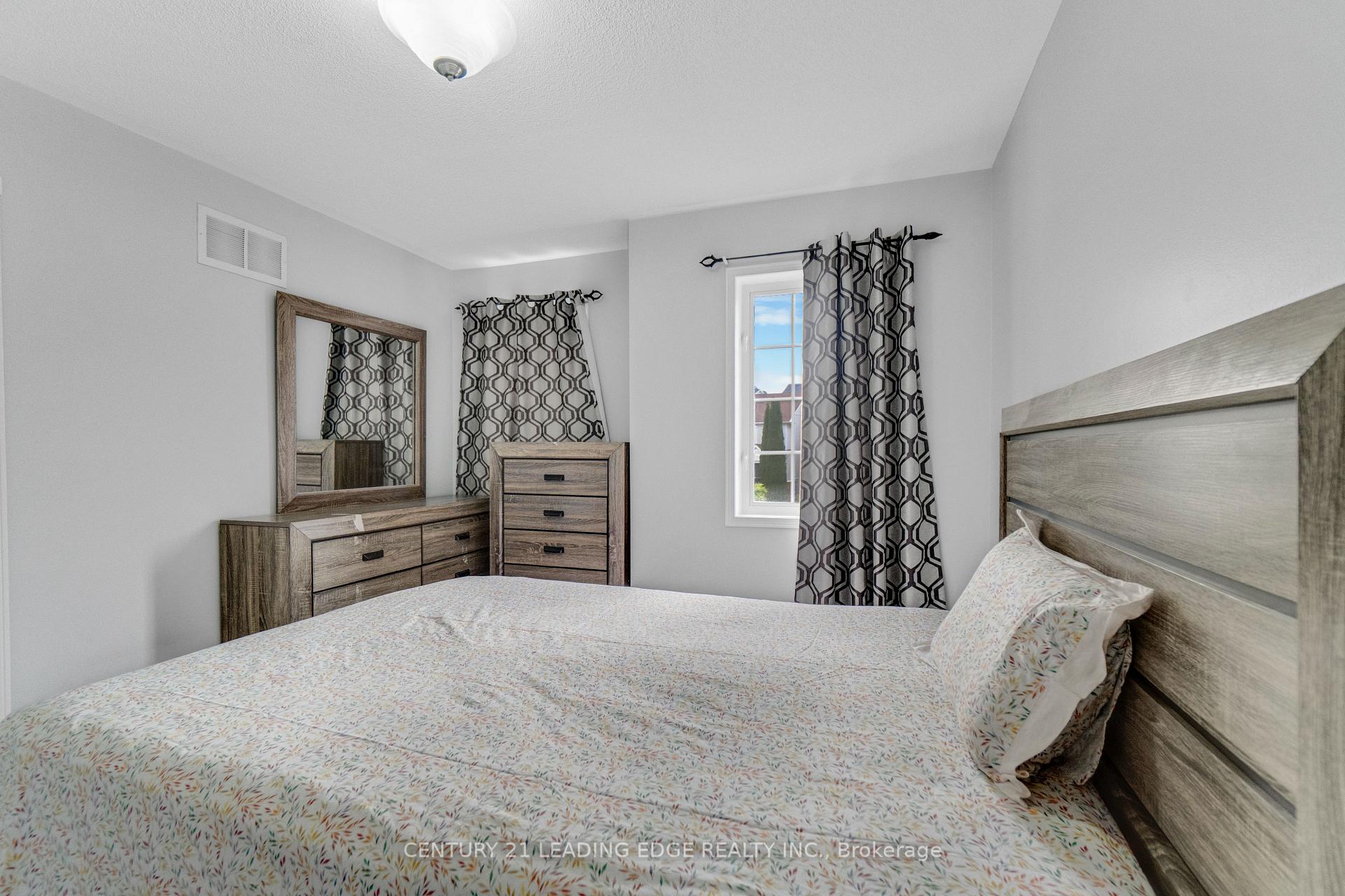 Photo 26 of 1296 Ashgrove Crescent, Oshawa, Pinecrest — HOMEH