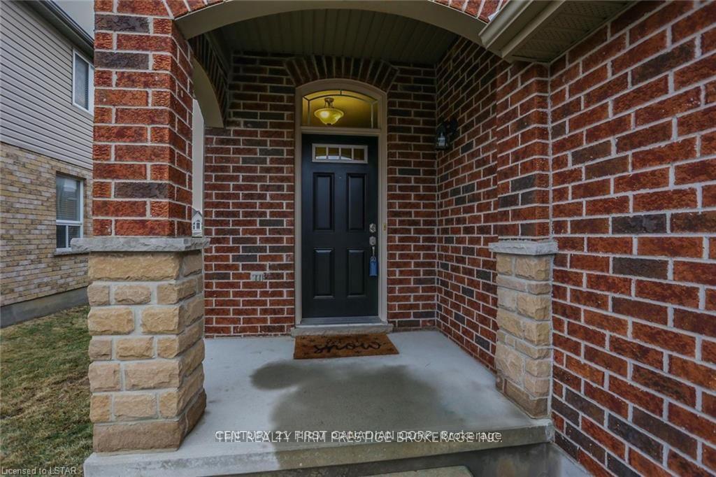 Photo 3 of 950 Oakcrossing Road, London, North M — HOMEH