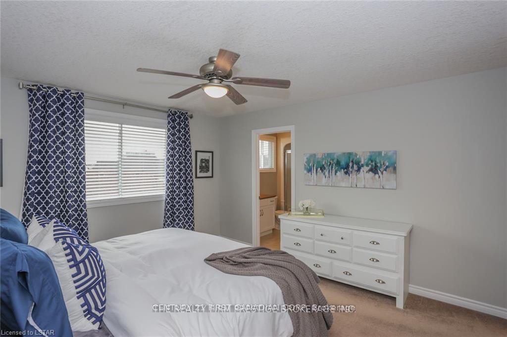 Photo 25 of 950 Oakcrossing Road, London, North M — HOMEH