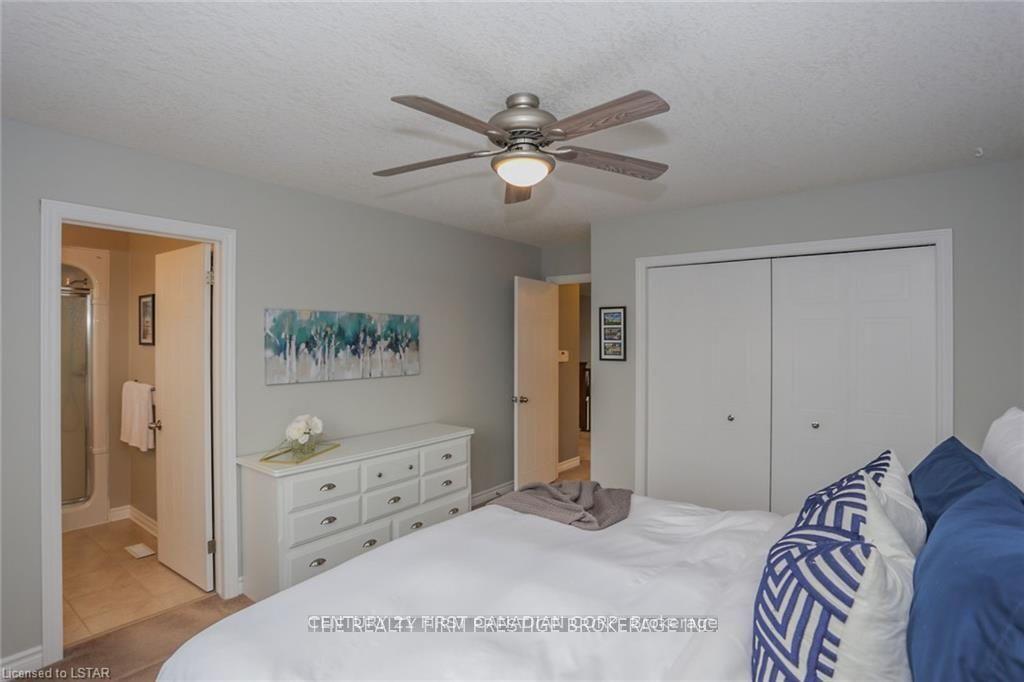 Photo 26 of 950 Oakcrossing Road, London, North M — HOMEH