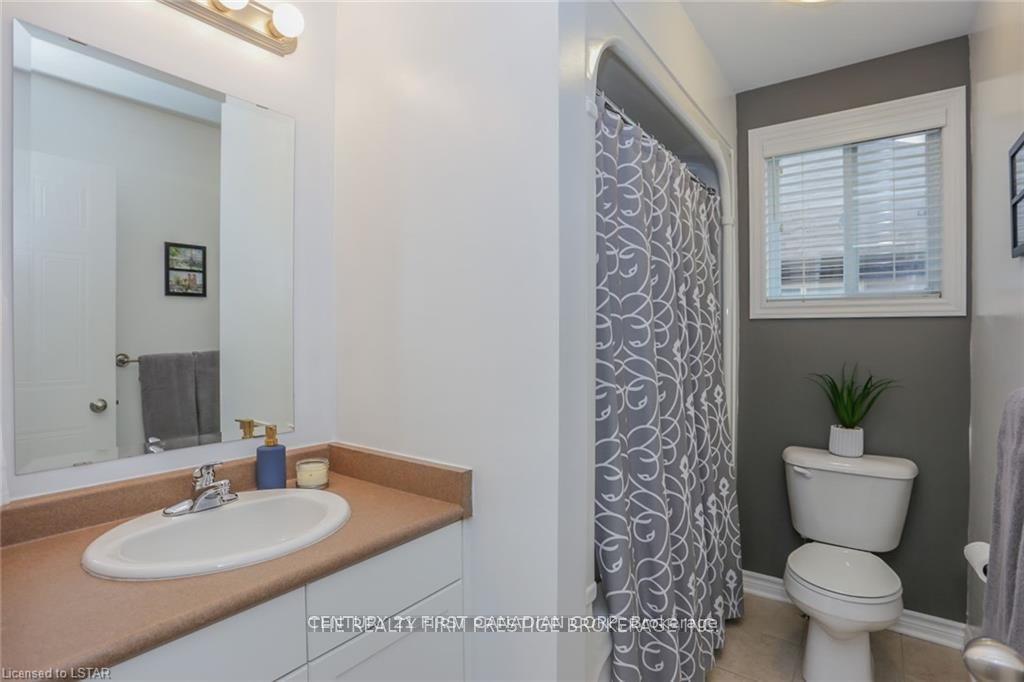 Photo 32 of 950 Oakcrossing Road, London, North M — HOMEH