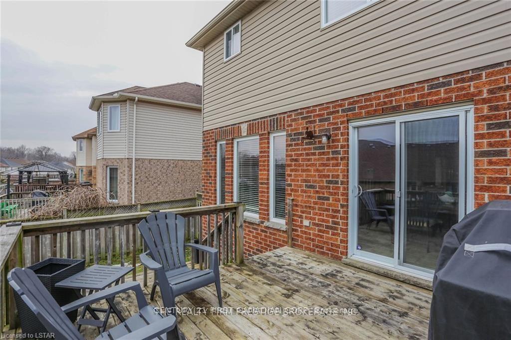 Photo 35 of 950 Oakcrossing Road, London, North M — HOMEH