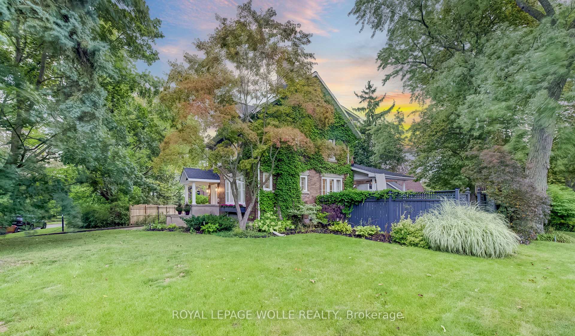 Photo 3 of 121 Allen Street W, Waterloo, Uptown West — HOMEH