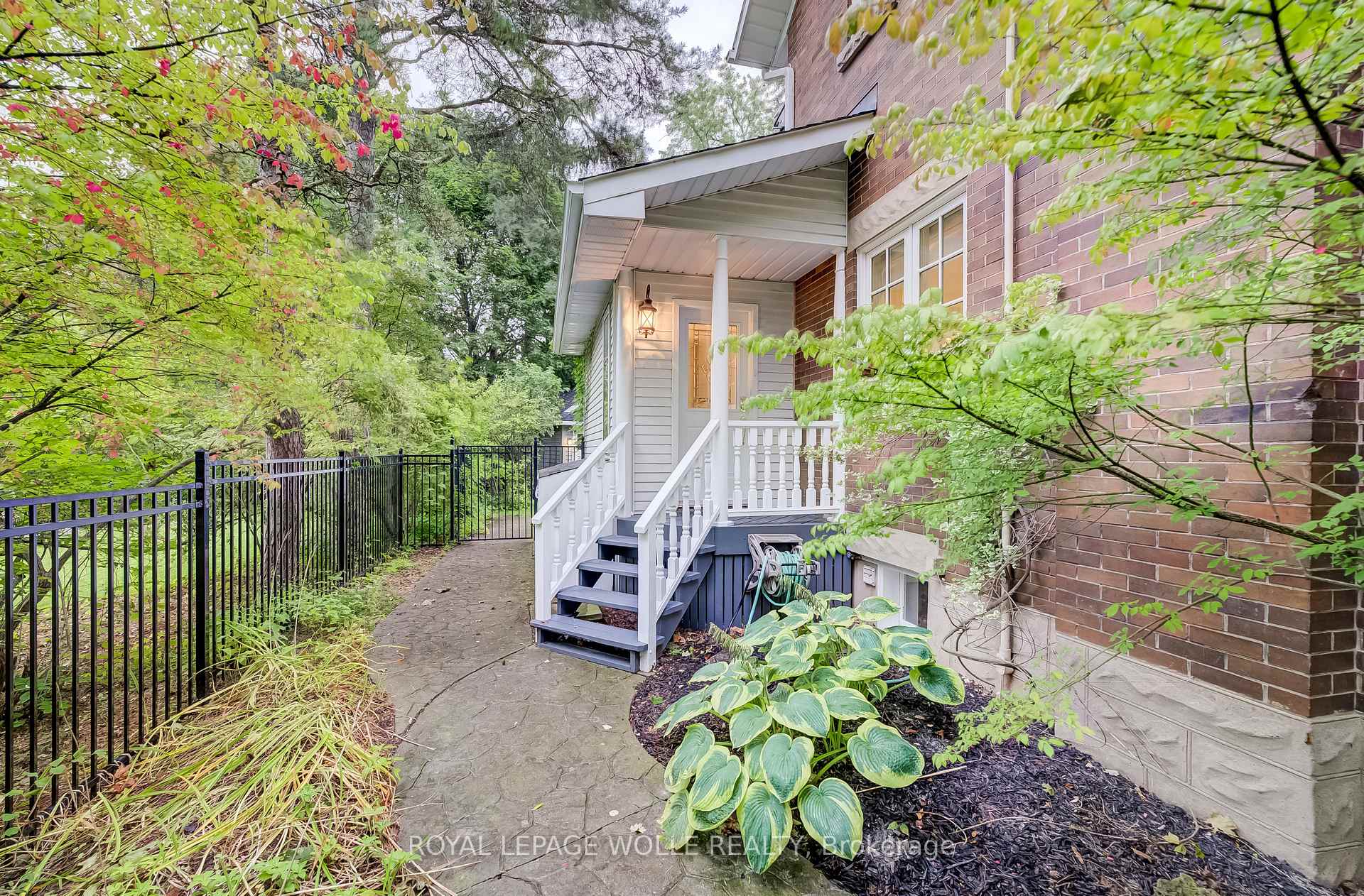 Photo 34 of 121 Allen Street W, Waterloo, Uptown West — HOMEH