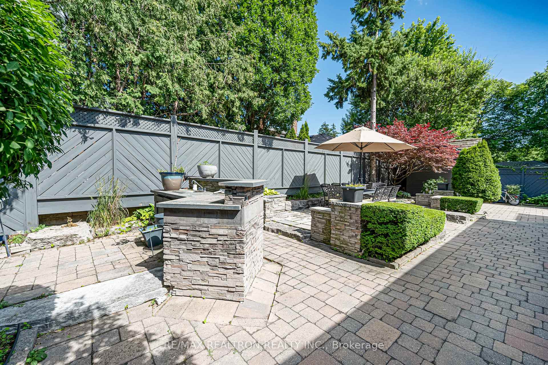 Photo 4 of 37 Stuart Crescent, North York, Lansing-Westgate — HOMEH