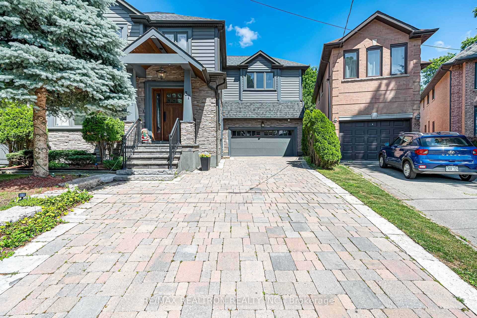 Photo 2 of 37 Stuart Crescent, North York, Lansing-Westgate — HOMEH