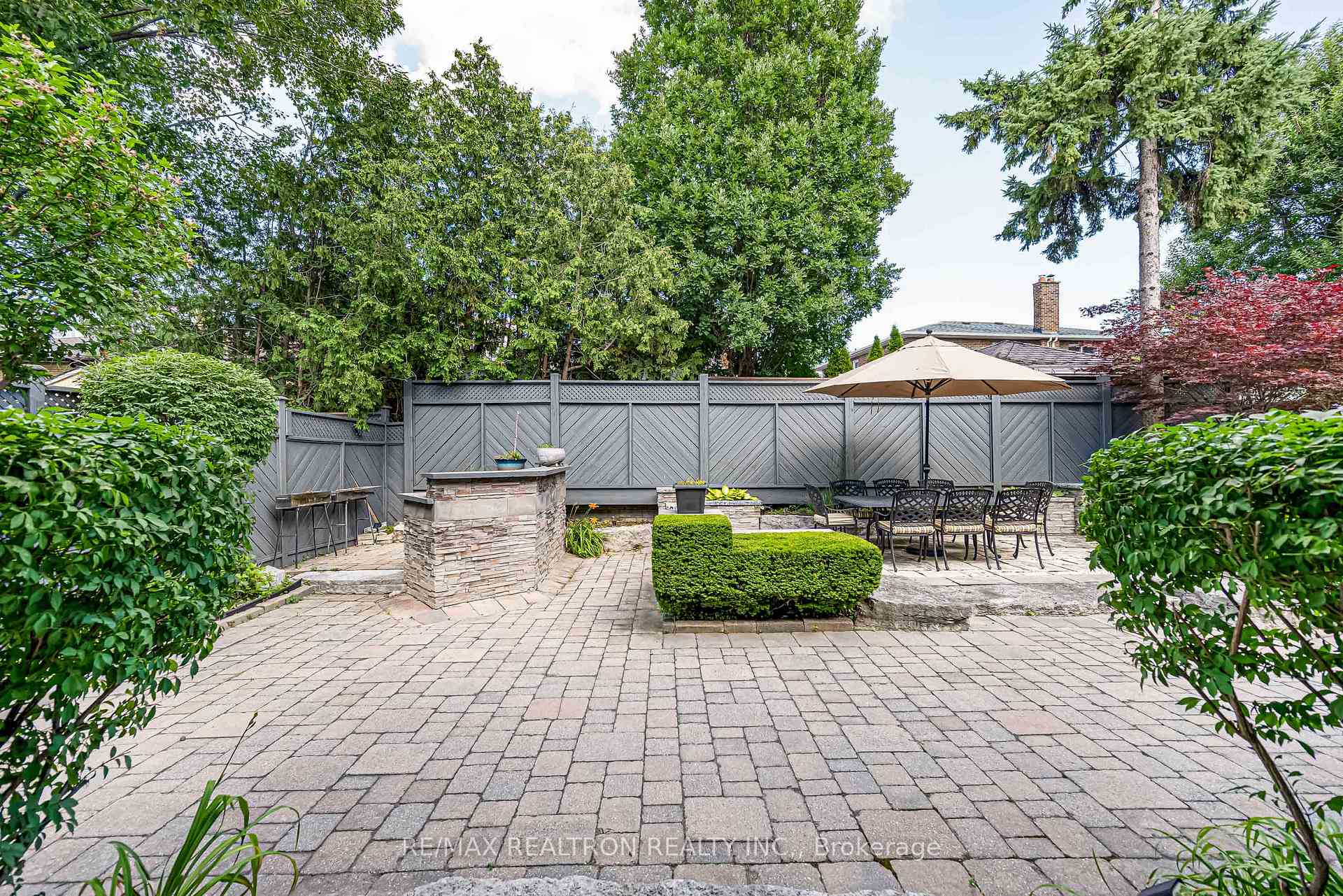 Photo 17 of 37 Stuart Crescent, North York, Lansing-Westgate — HOMEH