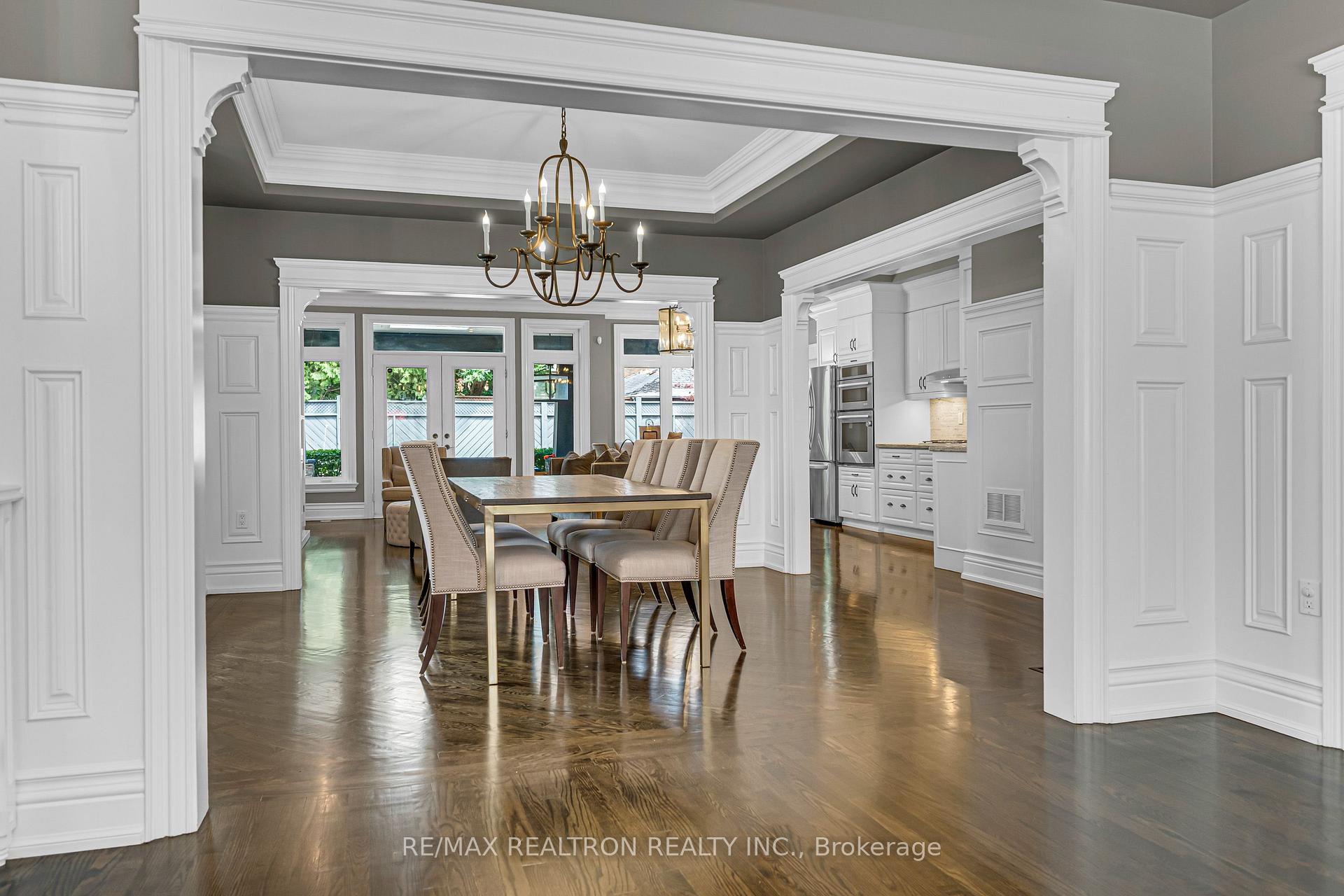 Photo 21 of 37 Stuart Crescent, North York, Lansing-Westgate — HOMEH