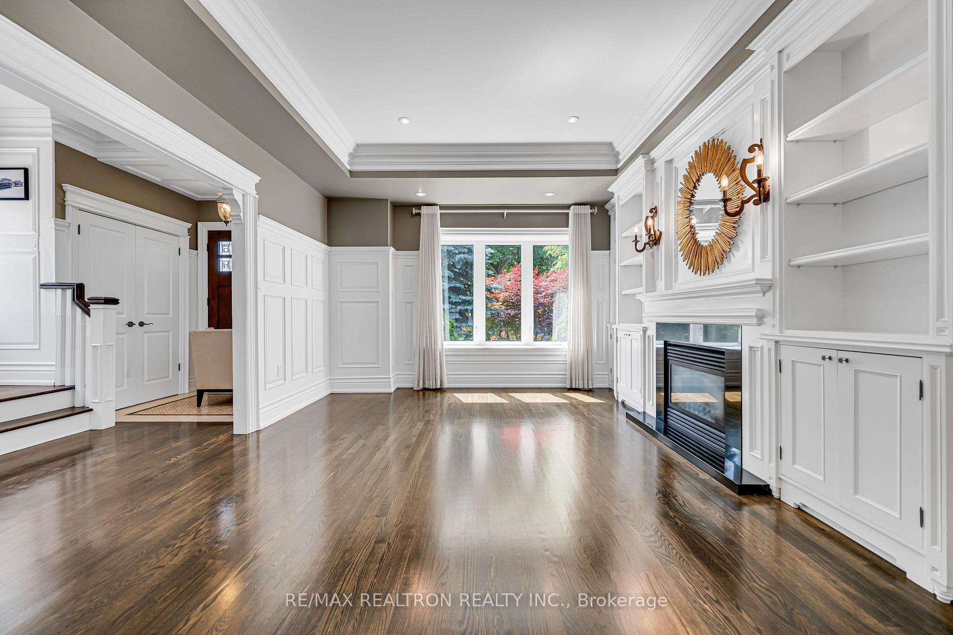 Photo 22 of 37 Stuart Crescent, North York, Lansing-Westgate — HOMEH