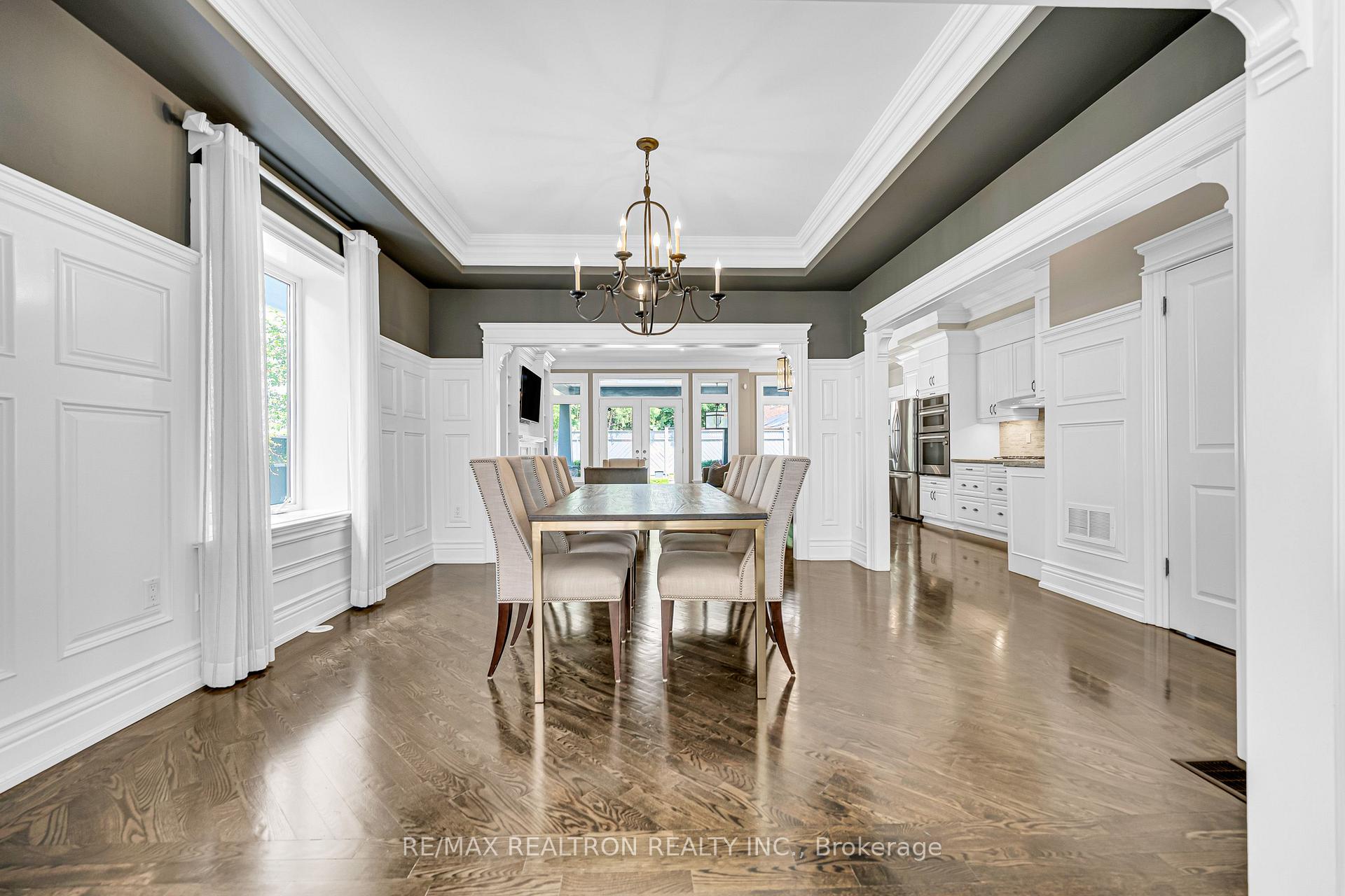 Photo 25 of 37 Stuart Crescent, North York, Lansing-Westgate — HOMEH