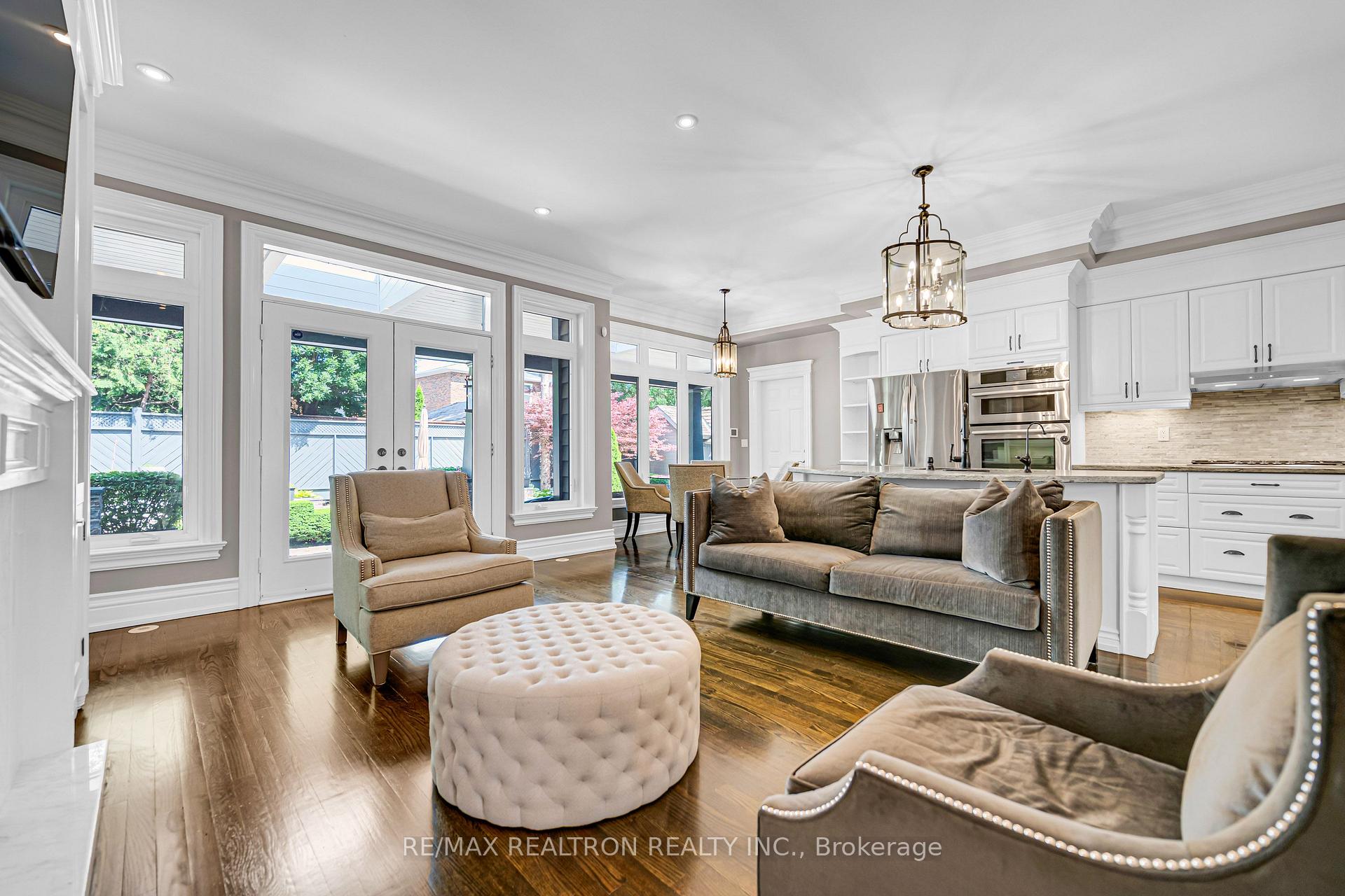 Photo 28 of 37 Stuart Crescent, North York, Lansing-Westgate — HOMEH