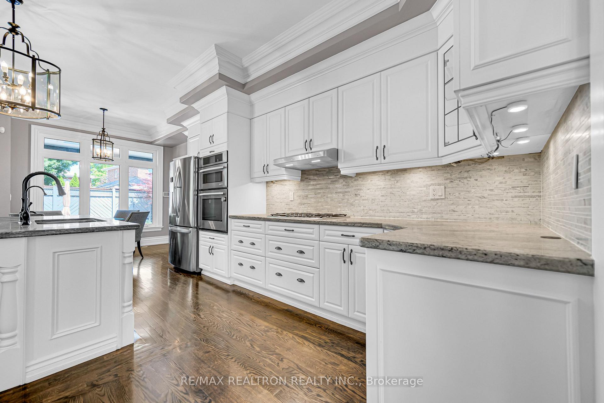 Photo 30 of 37 Stuart Crescent, North York, Lansing-Westgate — HOMEH