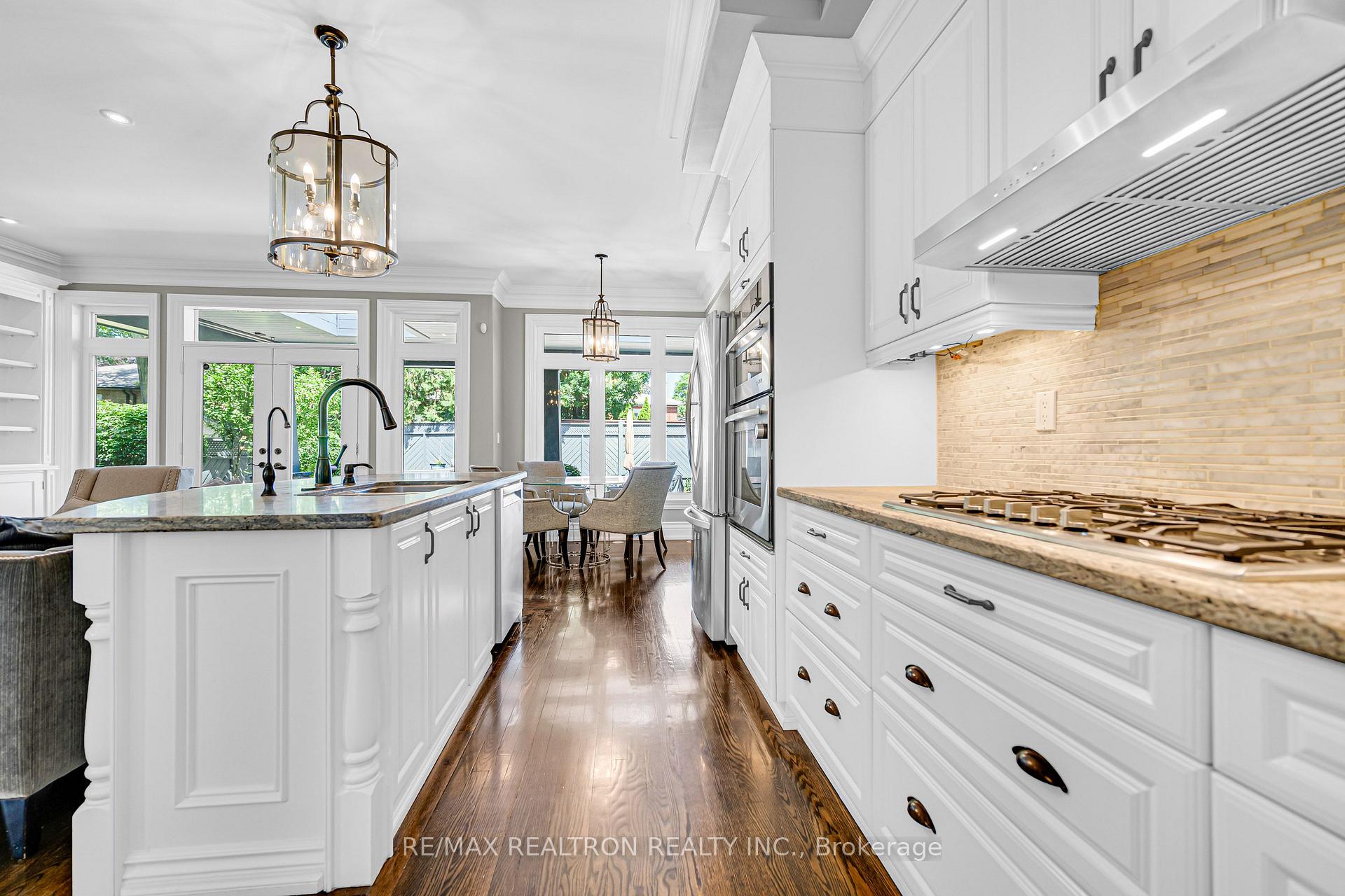 Photo 31 of 37 Stuart Crescent, North York, Lansing-Westgate — HOMEH