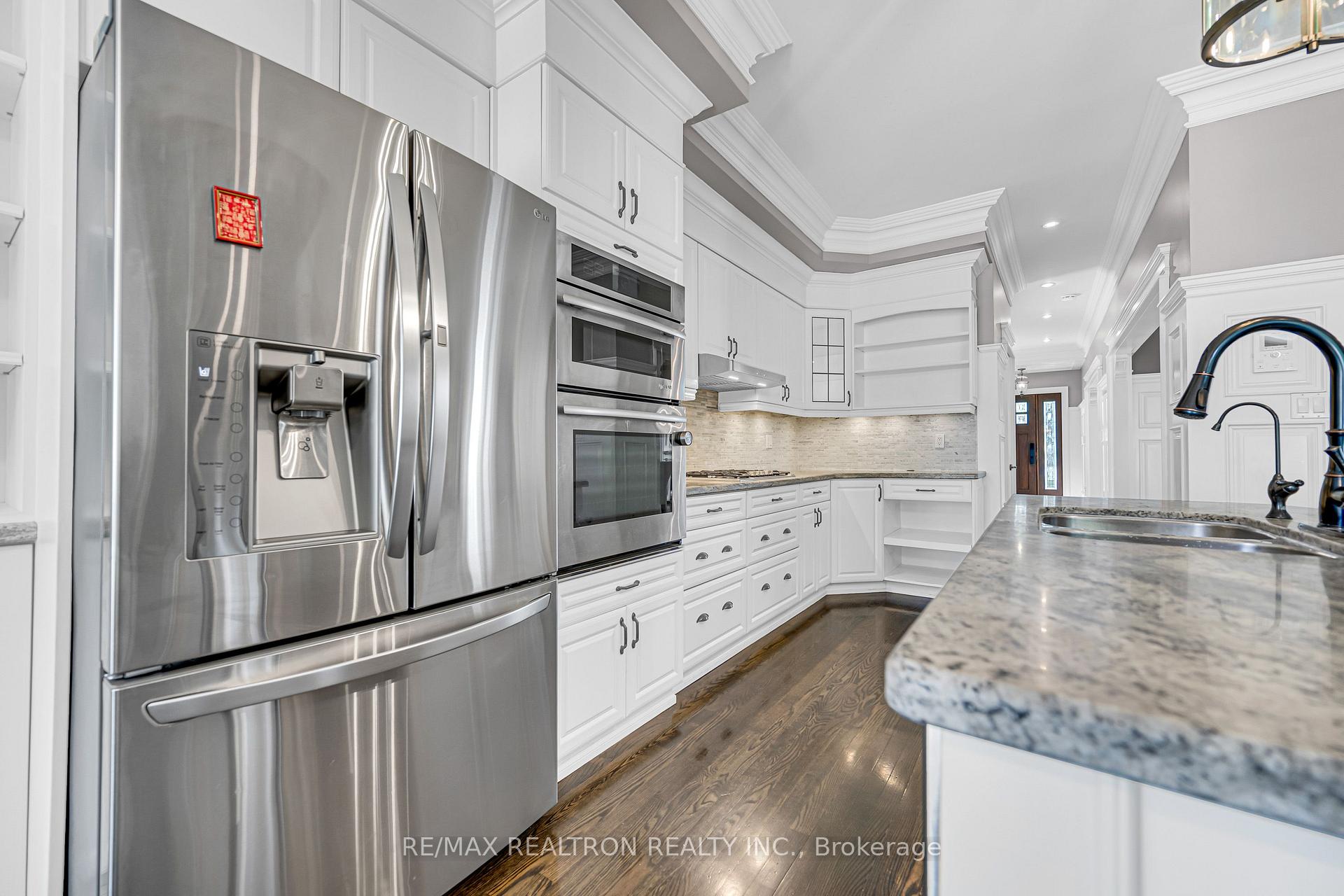 Photo 32 of 37 Stuart Crescent, North York, Lansing-Westgate — HOMEH