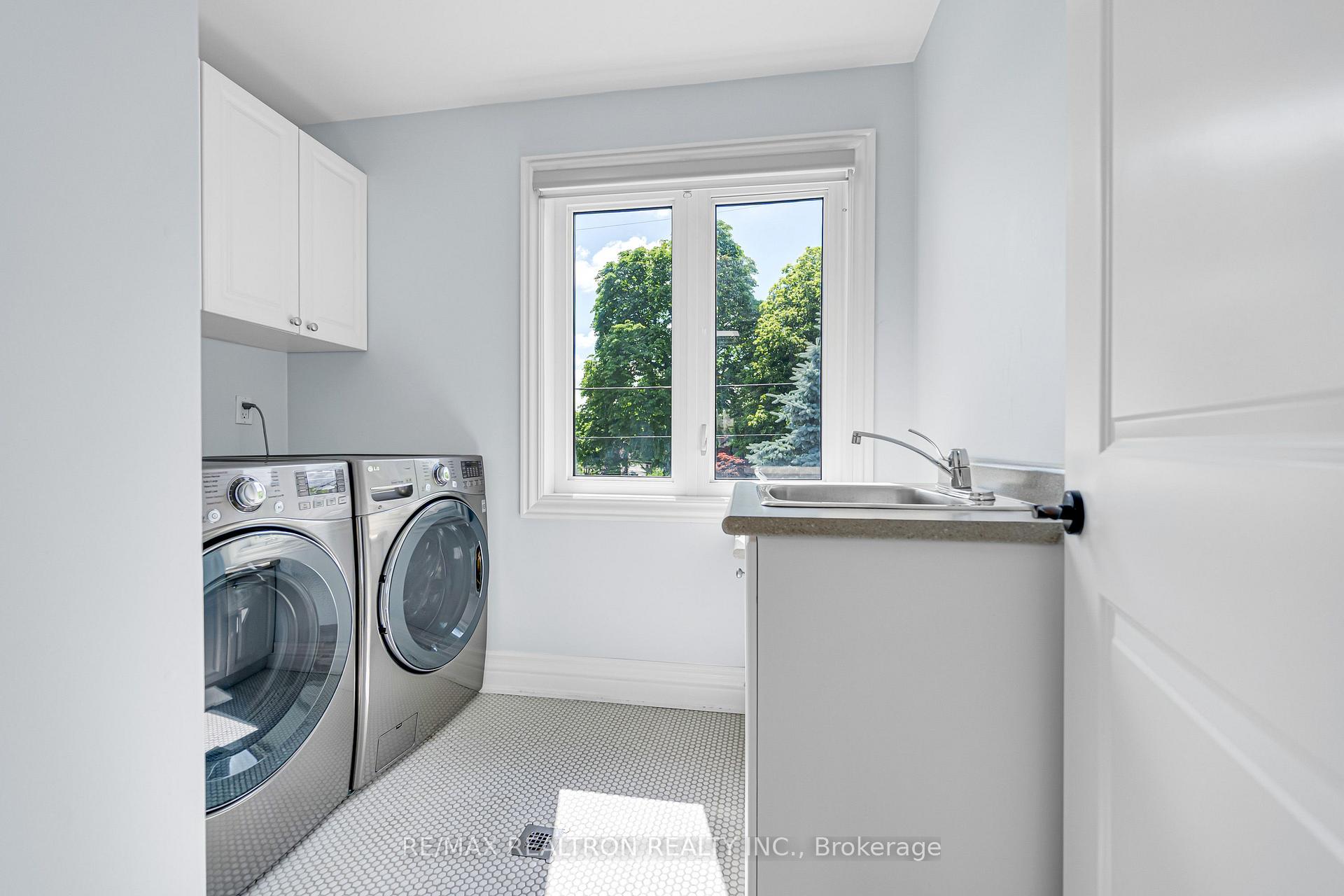 Photo 38 of 37 Stuart Crescent, North York, Lansing-Westgate — HOMEH