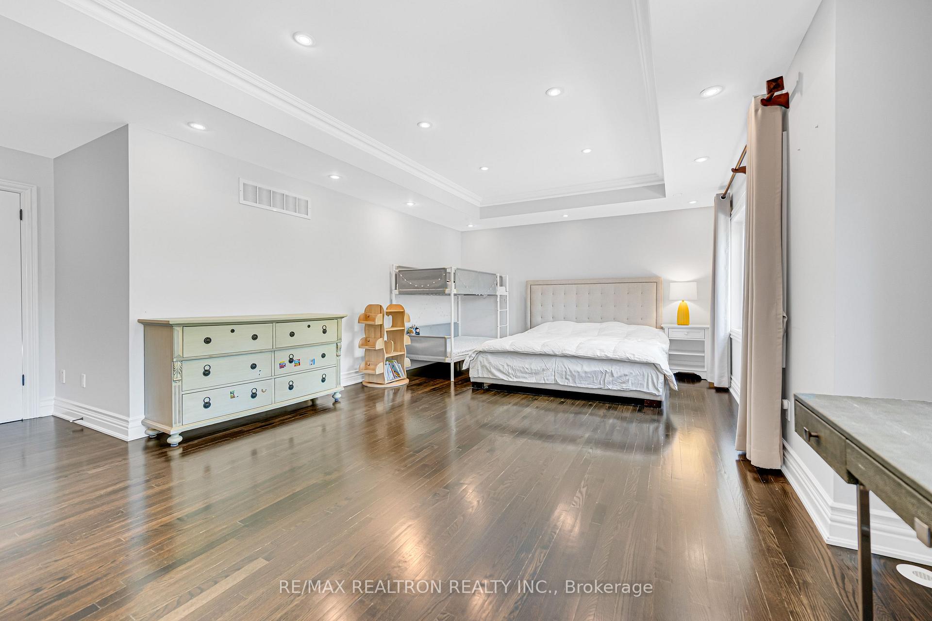 Photo 47 of 37 Stuart Crescent, North York, Lansing-Westgate — HOMEH