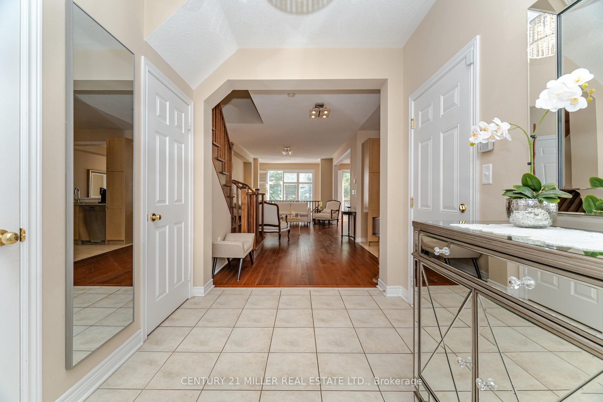 Photo 6 of 2191 Emily Circle, Oakville, Bronte Creek — HOMEH