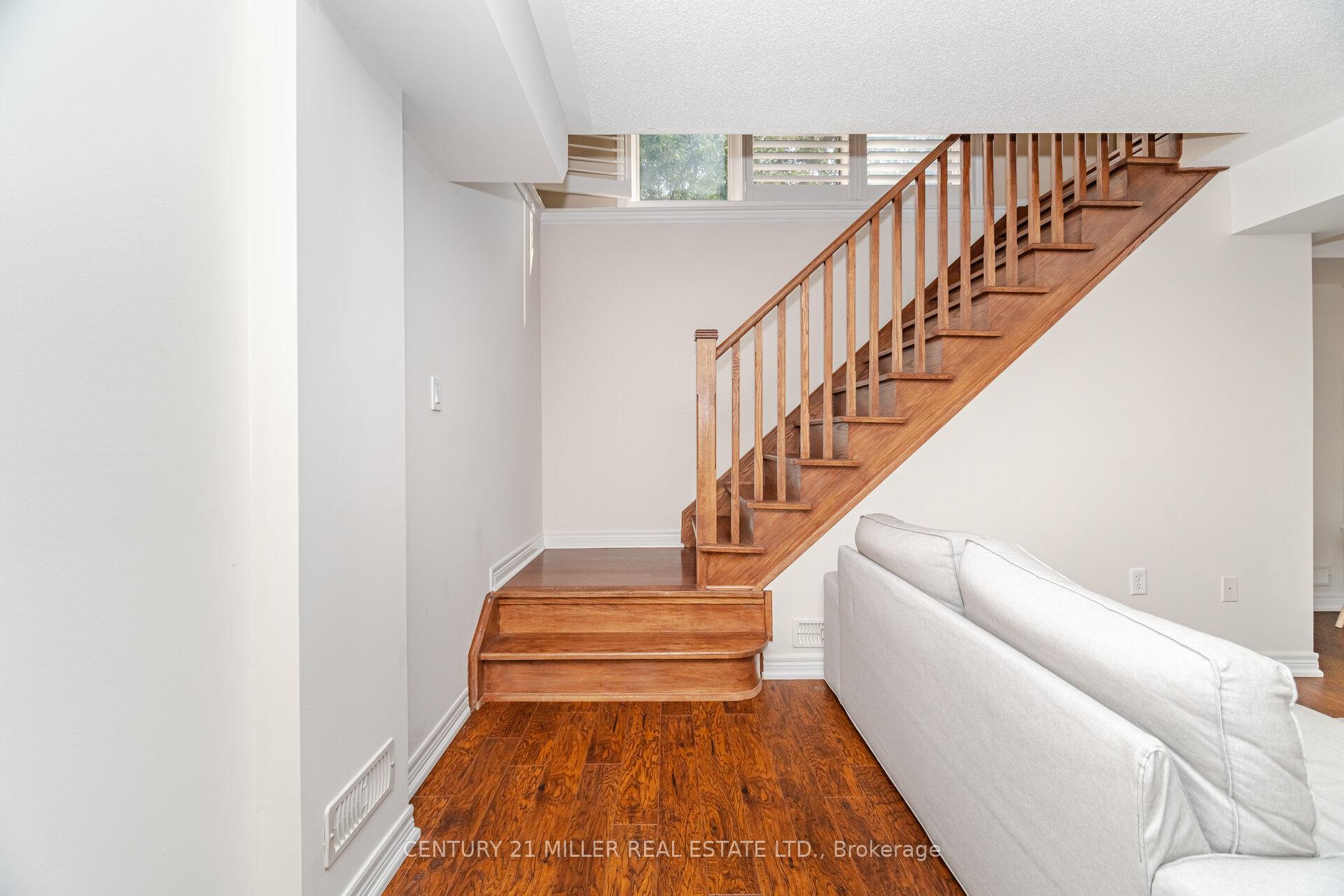 Photo 34 of 2191 Emily Circle, Oakville, Bronte Creek — HOMEH