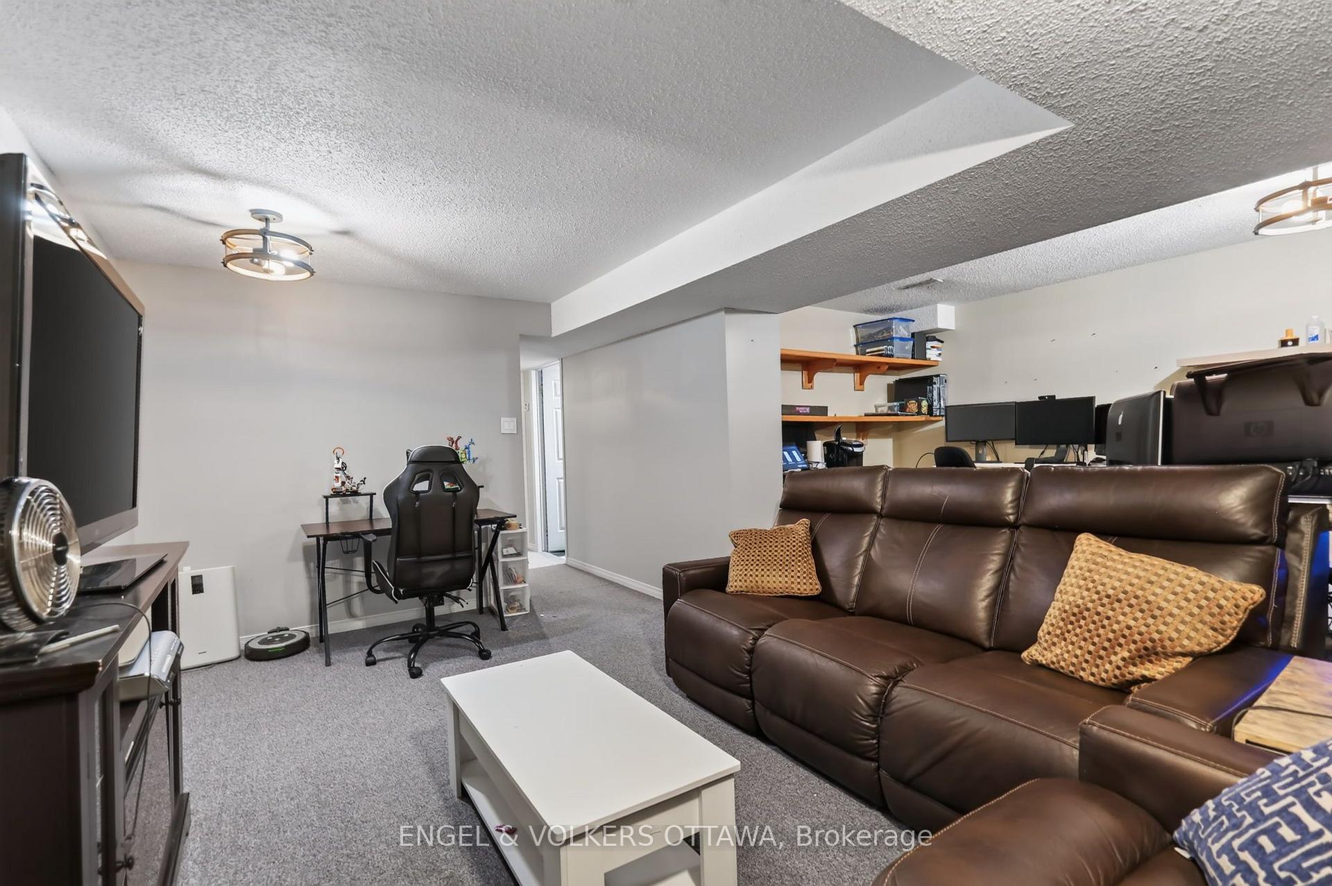 Photo 32 of 9 Streamwood Lane, Ottawa, Hunt Club Park/Greenboro — HOMEH