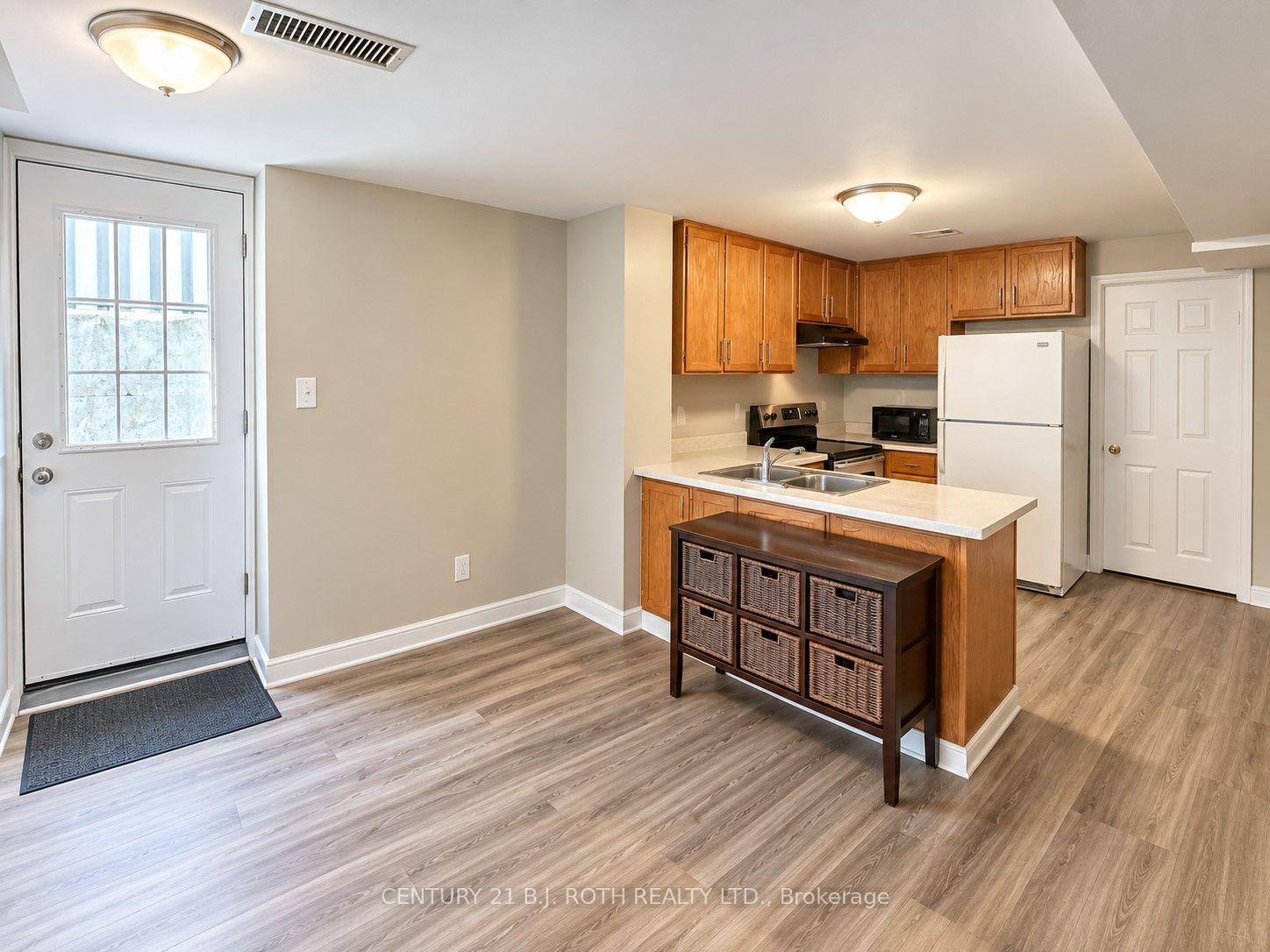 Photo 11 of 509 Grove Street E, Barrie, Grove East — HOMEH