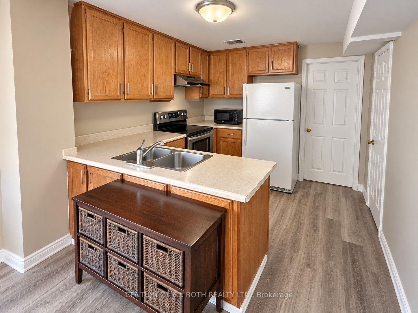 Photo 12 of 509 Grove Street E, Barrie, Grove East — HOMEH