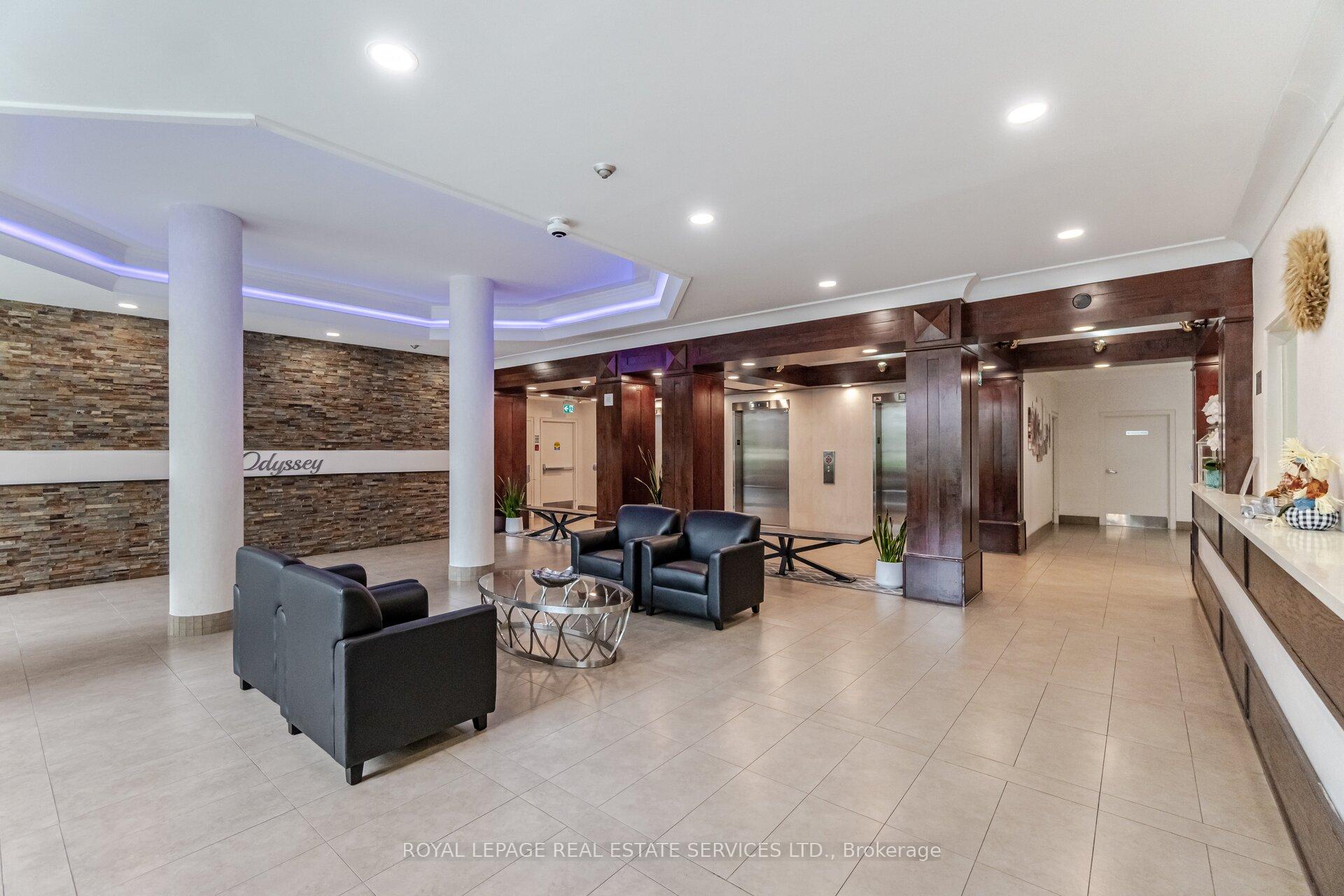 Photo 3 of Unit PH05, 250 Webb Drive, Mississauga, City Centre — HOMEH
