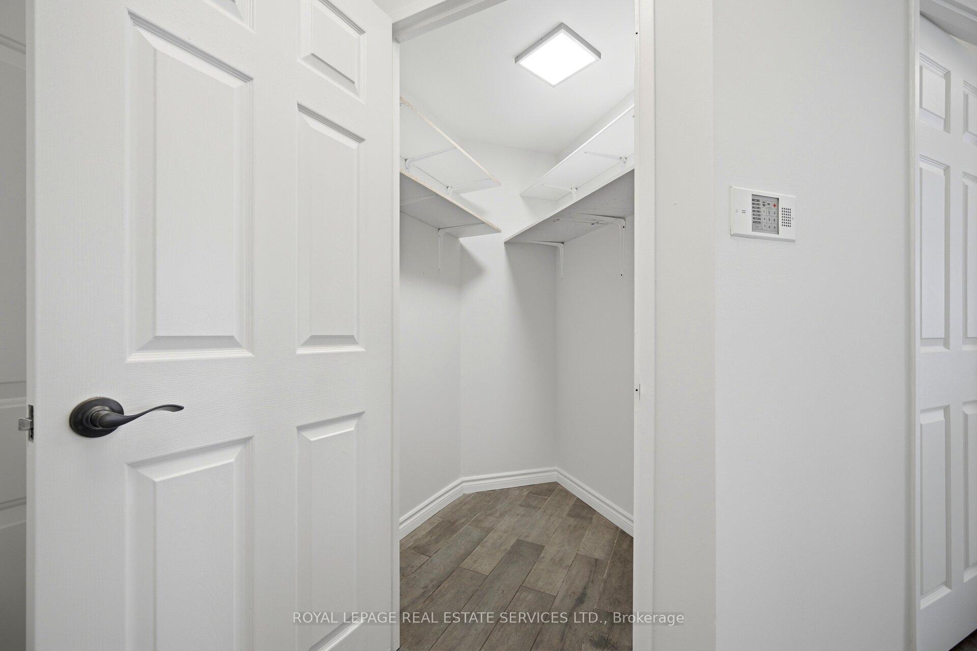 Photo 5 of Unit PH05, 250 Webb Drive, Mississauga, City Centre — HOMEH