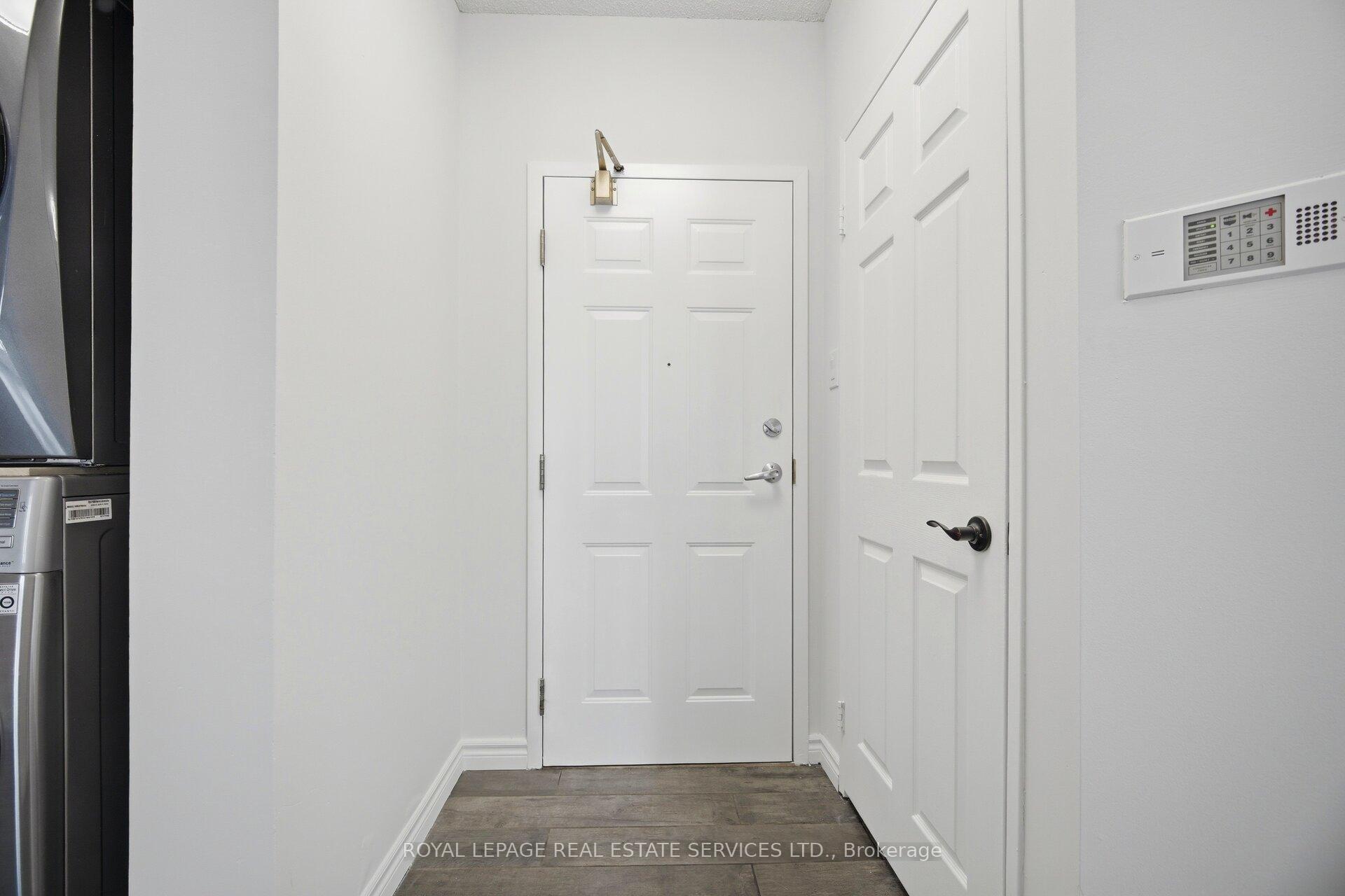 Photo 6 of Unit PH05, 250 Webb Drive, Mississauga, City Centre — HOMEH