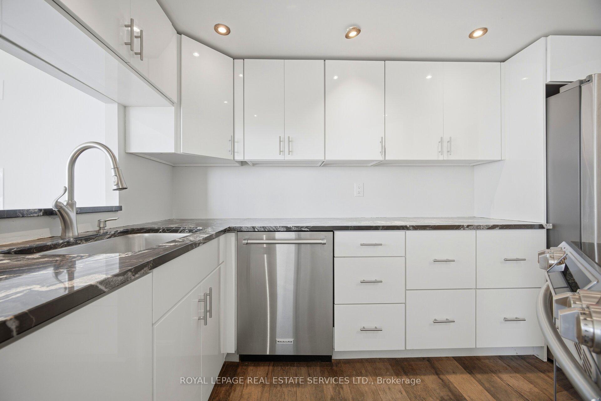 Photo 8 of Unit PH05, 250 Webb Drive, Mississauga, City Centre — HOMEH