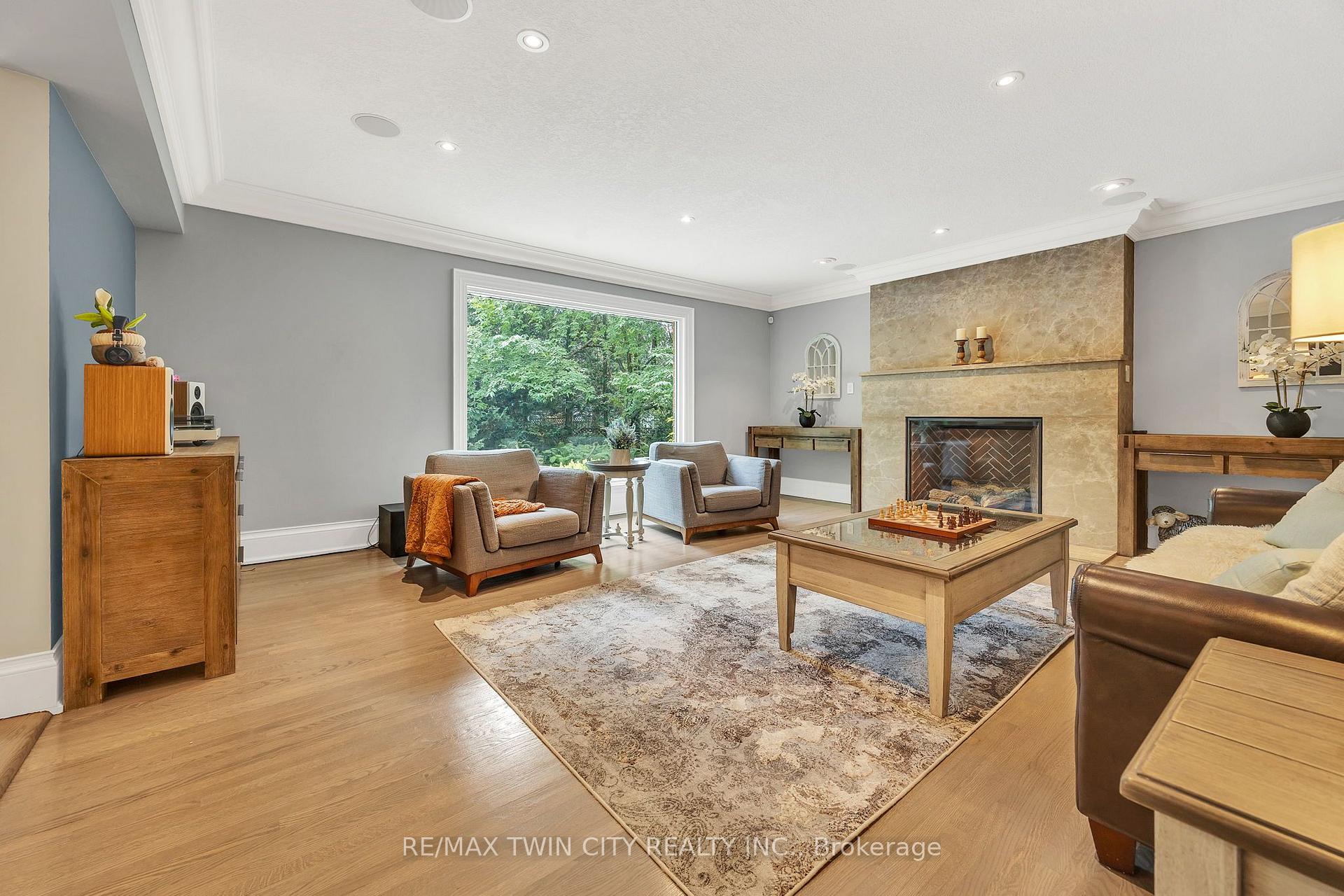 Photo 5 of 559 Strathmere Court, Waterloo, Upper Beechwood — HOMEH