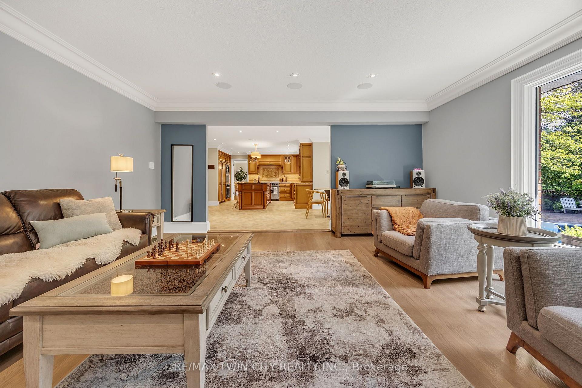 Photo 8 of 559 Strathmere Court, Waterloo, Upper Beechwood — HOMEH