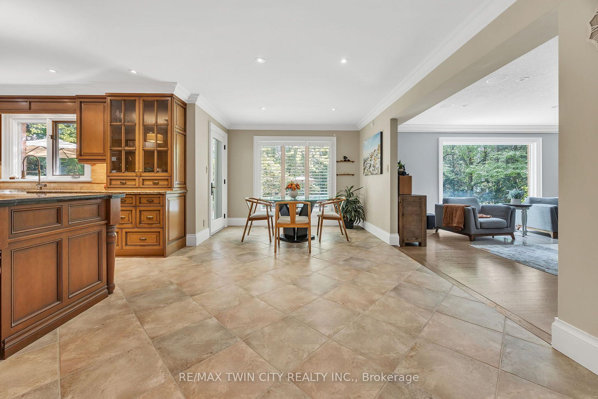 Photo 9 of 559 Strathmere Court, Waterloo, Upper Beechwood — HOMEH