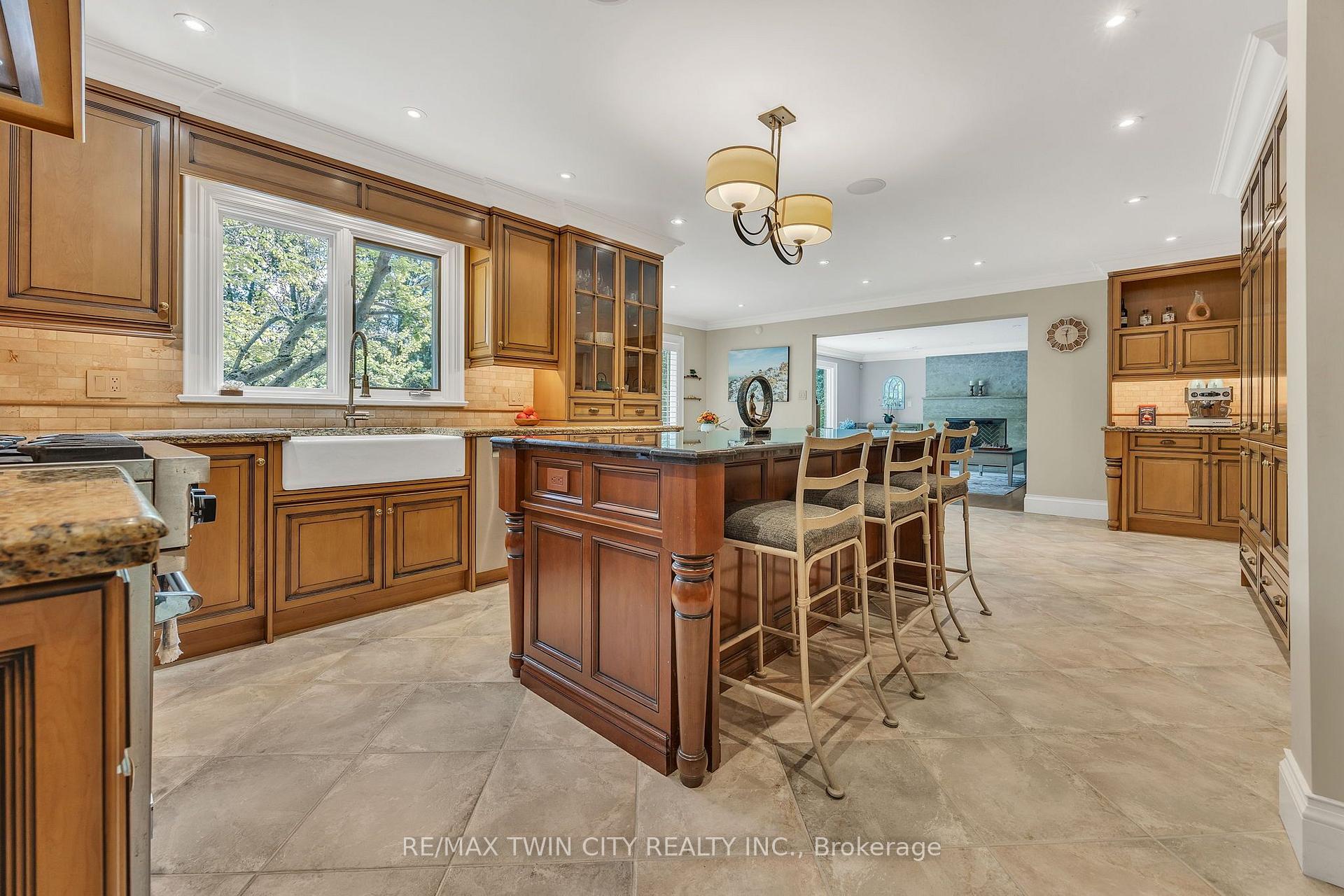 Photo 11 of 559 Strathmere Court, Waterloo, Upper Beechwood — HOMEH