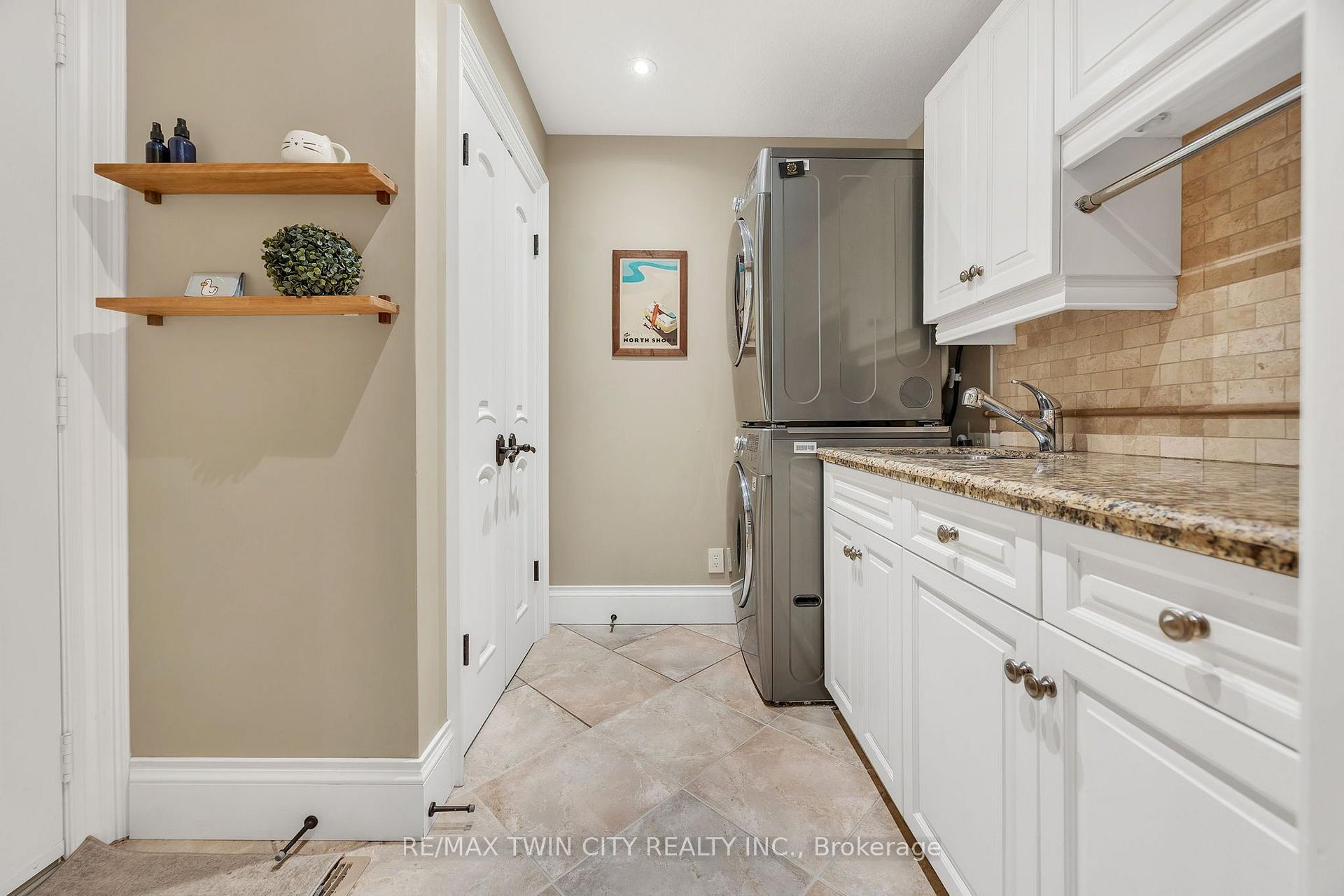 Photo 15 of 559 Strathmere Court, Waterloo, Upper Beechwood — HOMEH