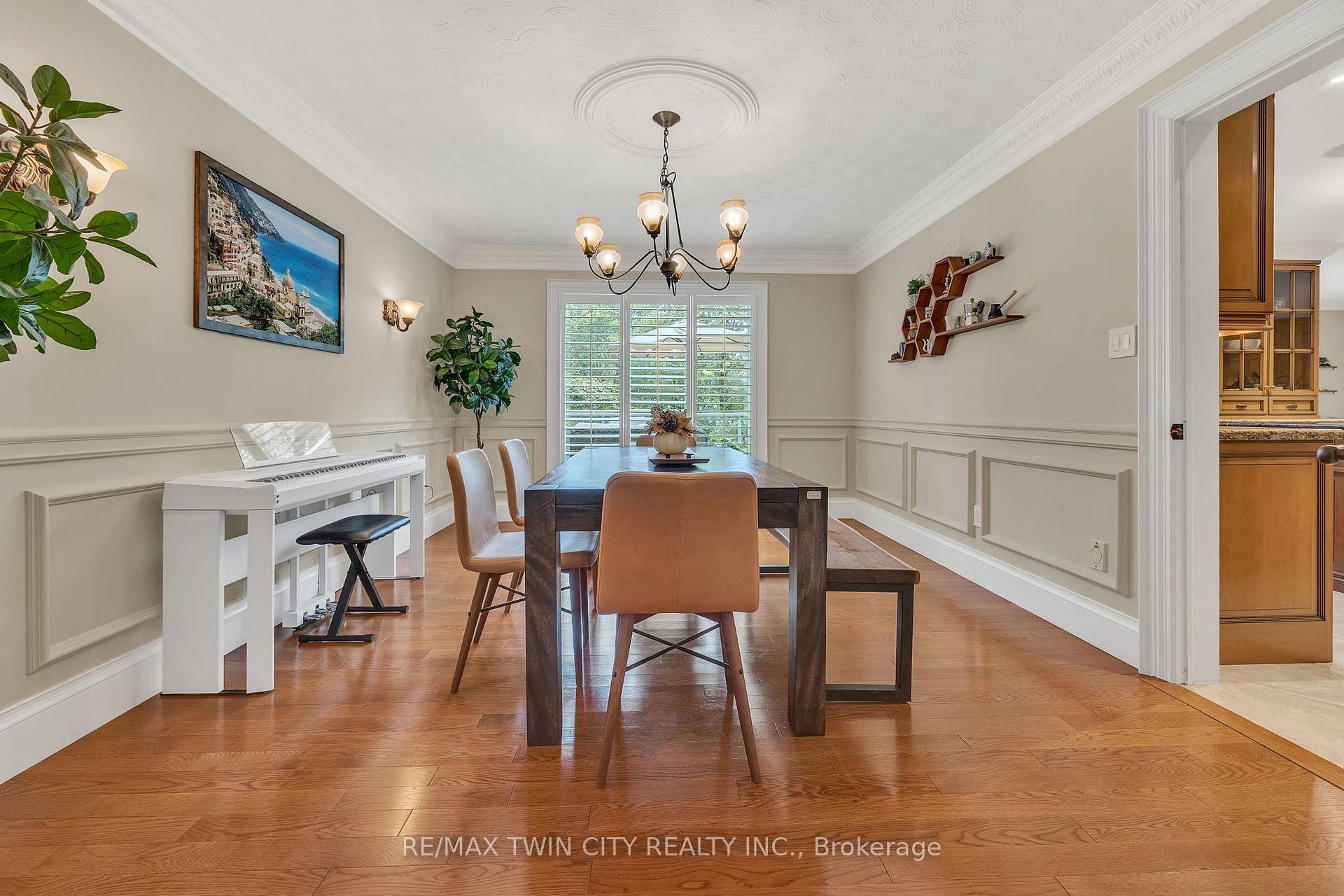 Photo 16 of 559 Strathmere Court, Waterloo, Upper Beechwood — HOMEH