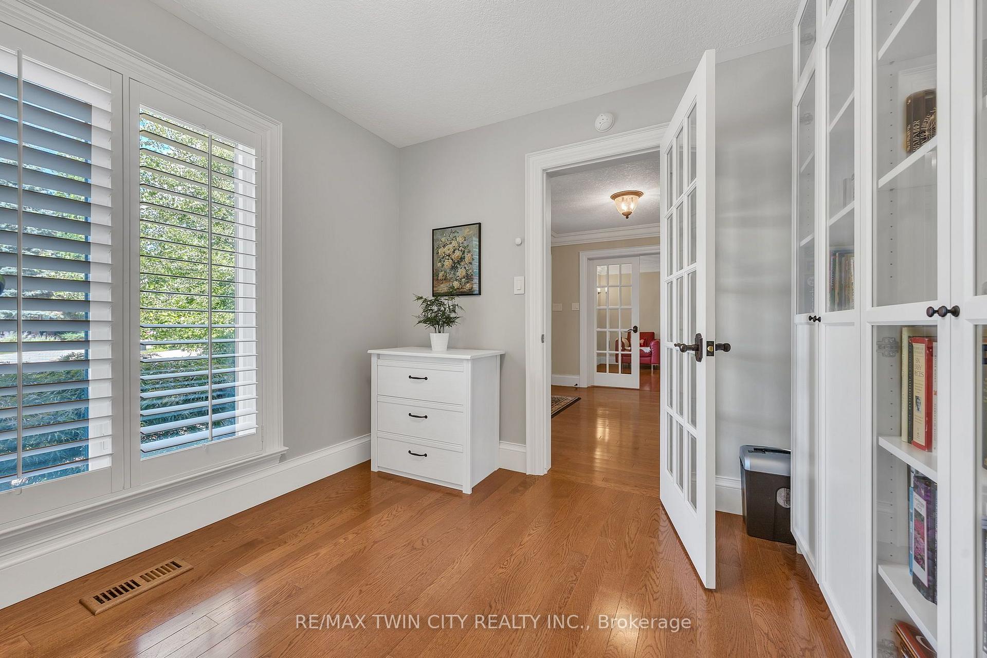 Photo 20 of 559 Strathmere Court, Waterloo, Upper Beechwood — HOMEH