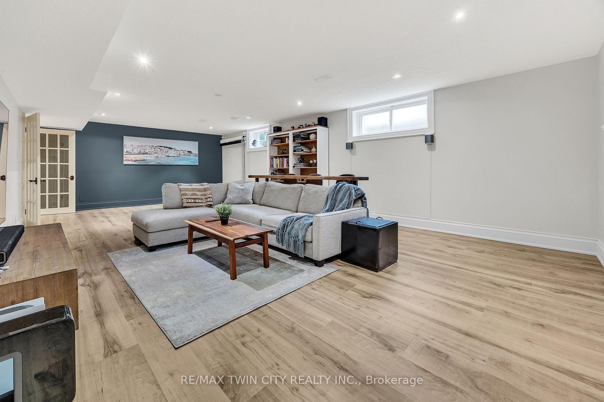 Photo 32 of 559 Strathmere Court, Waterloo, Upper Beechwood — HOMEH