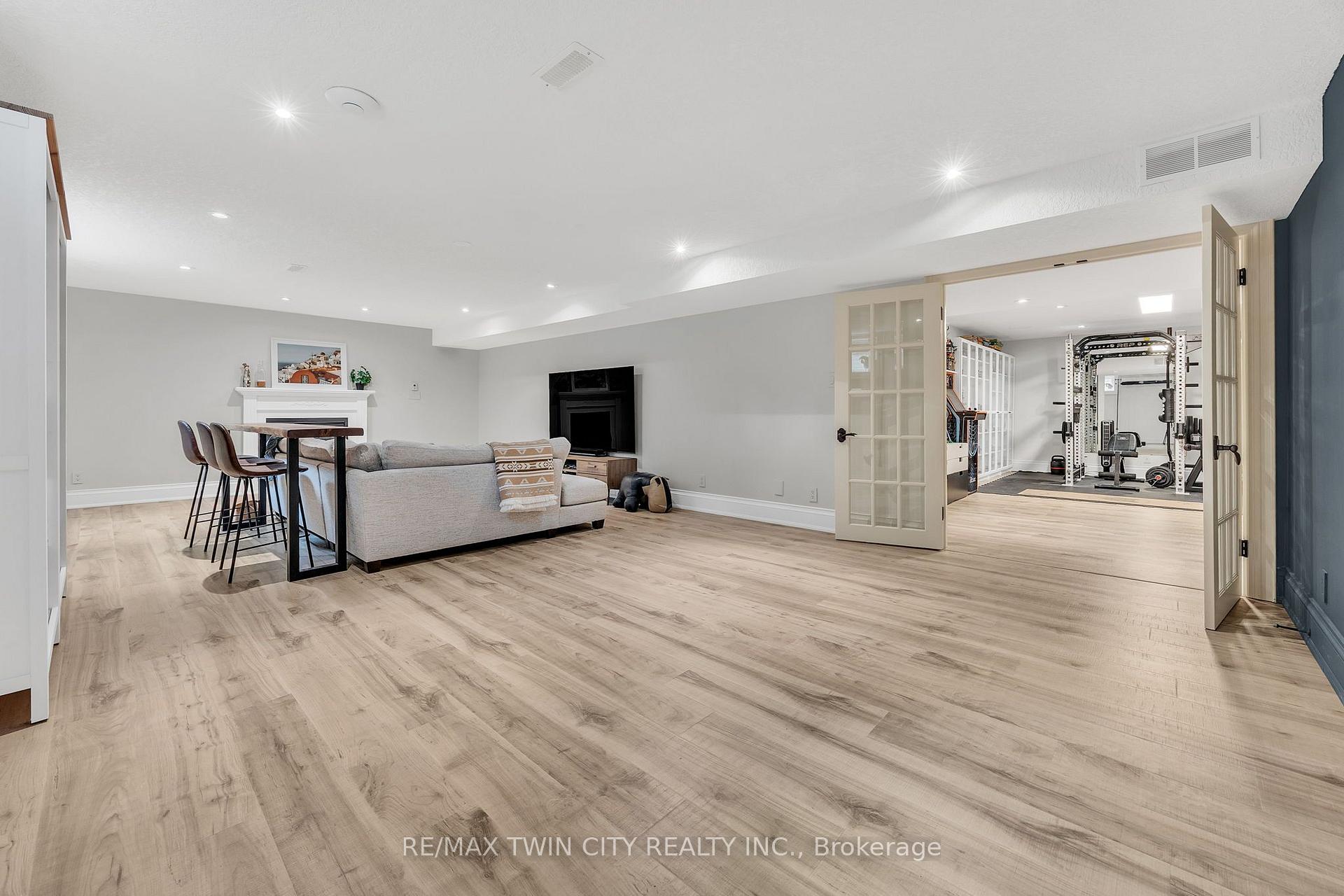 Photo 34 of 559 Strathmere Court, Waterloo, Upper Beechwood — HOMEH