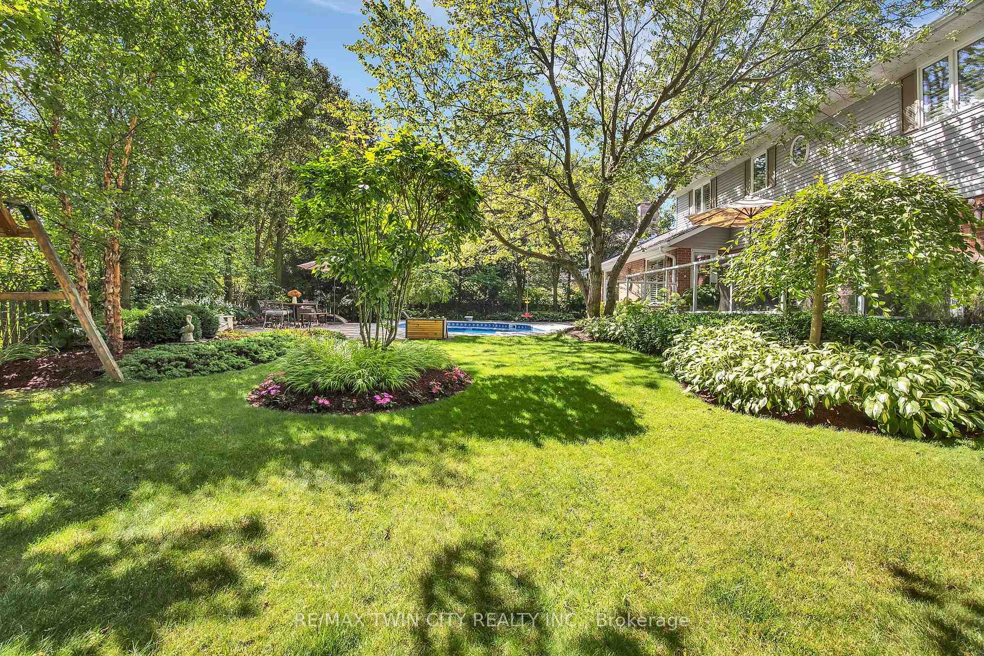 Photo 43 of 559 Strathmere Court, Waterloo, Upper Beechwood — HOMEH
