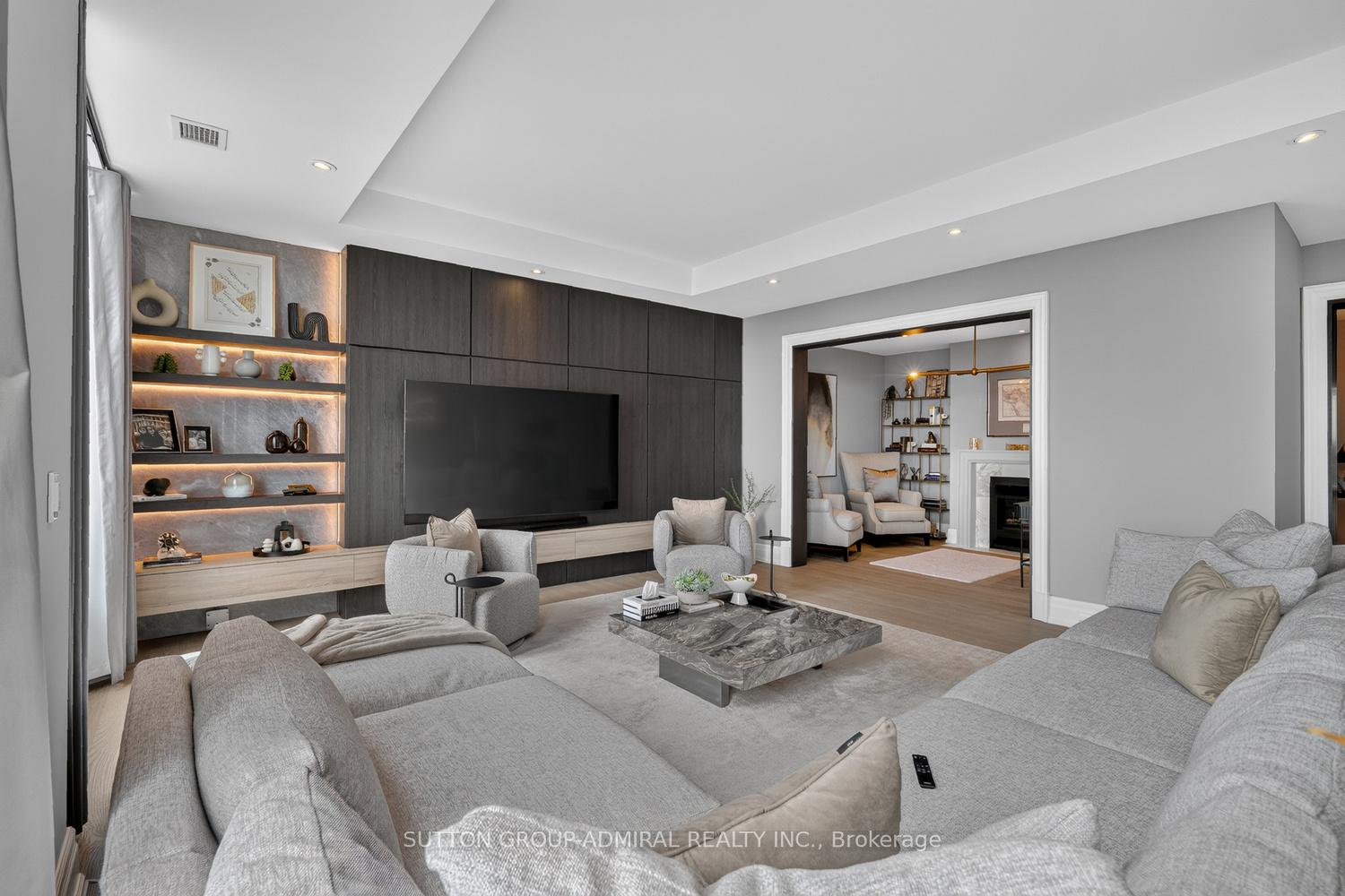 Photo 6 of Unit 1801, 155 St Clair Avenue W, Toronto, Casa Loma — HOMEH