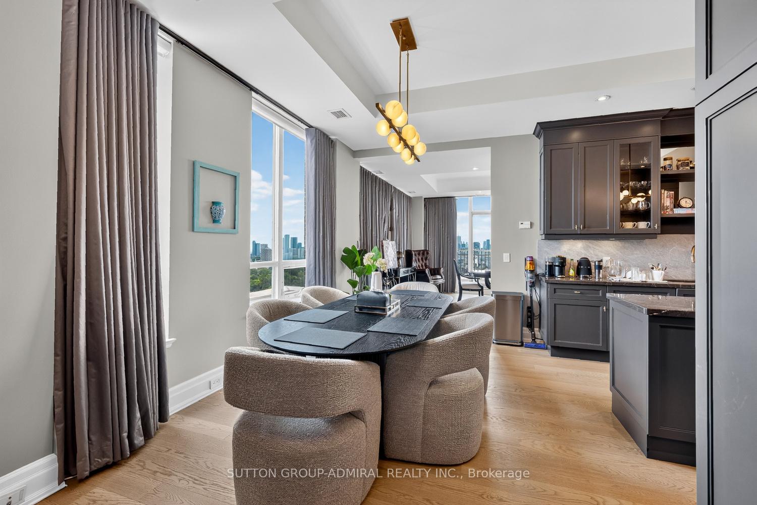 Photo 13 of Unit 1801, 155 St Clair Avenue W, Toronto, Casa Loma — HOMEH