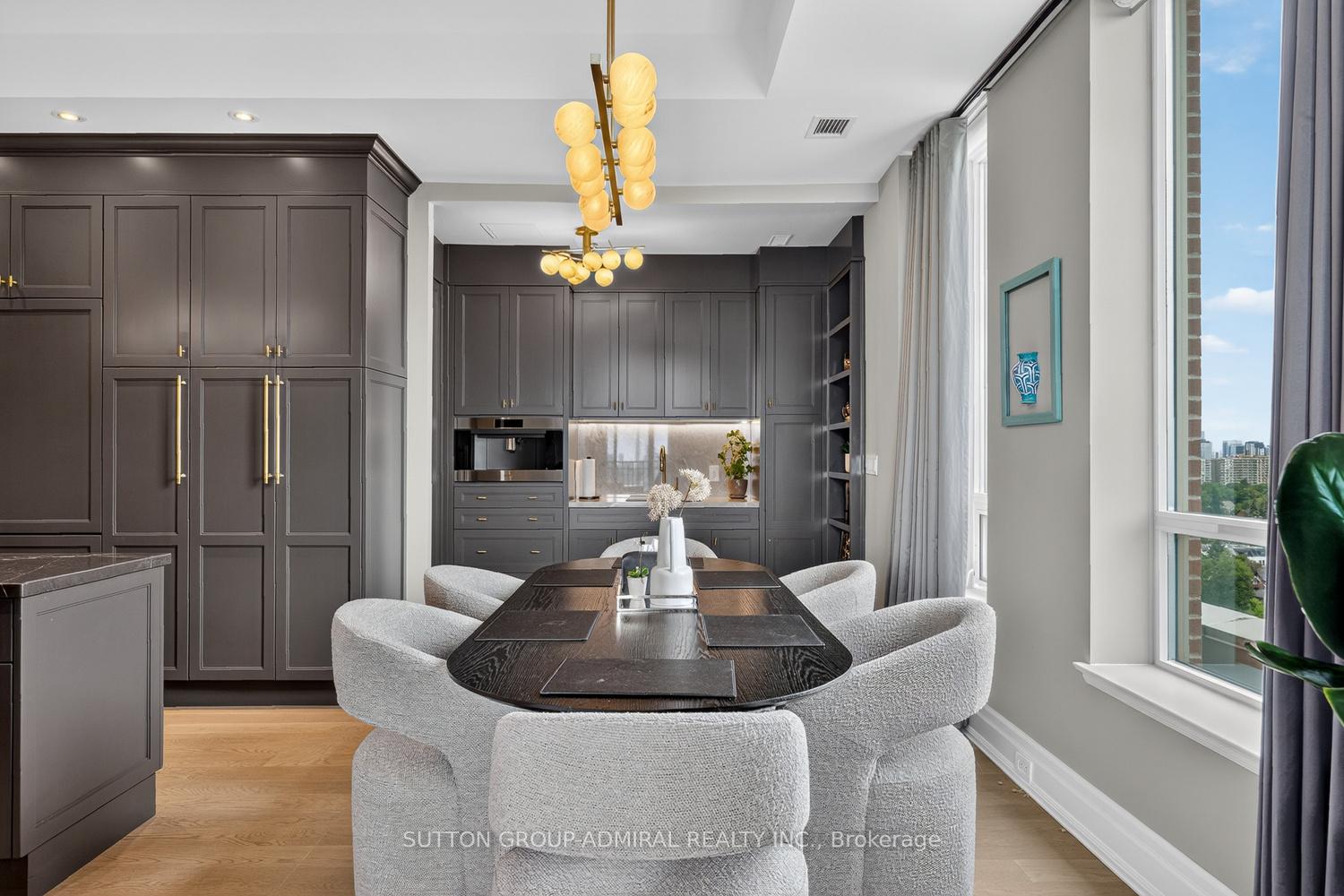 Photo 15 of Unit 1801, 155 St Clair Avenue W, Toronto, Casa Loma — HOMEH