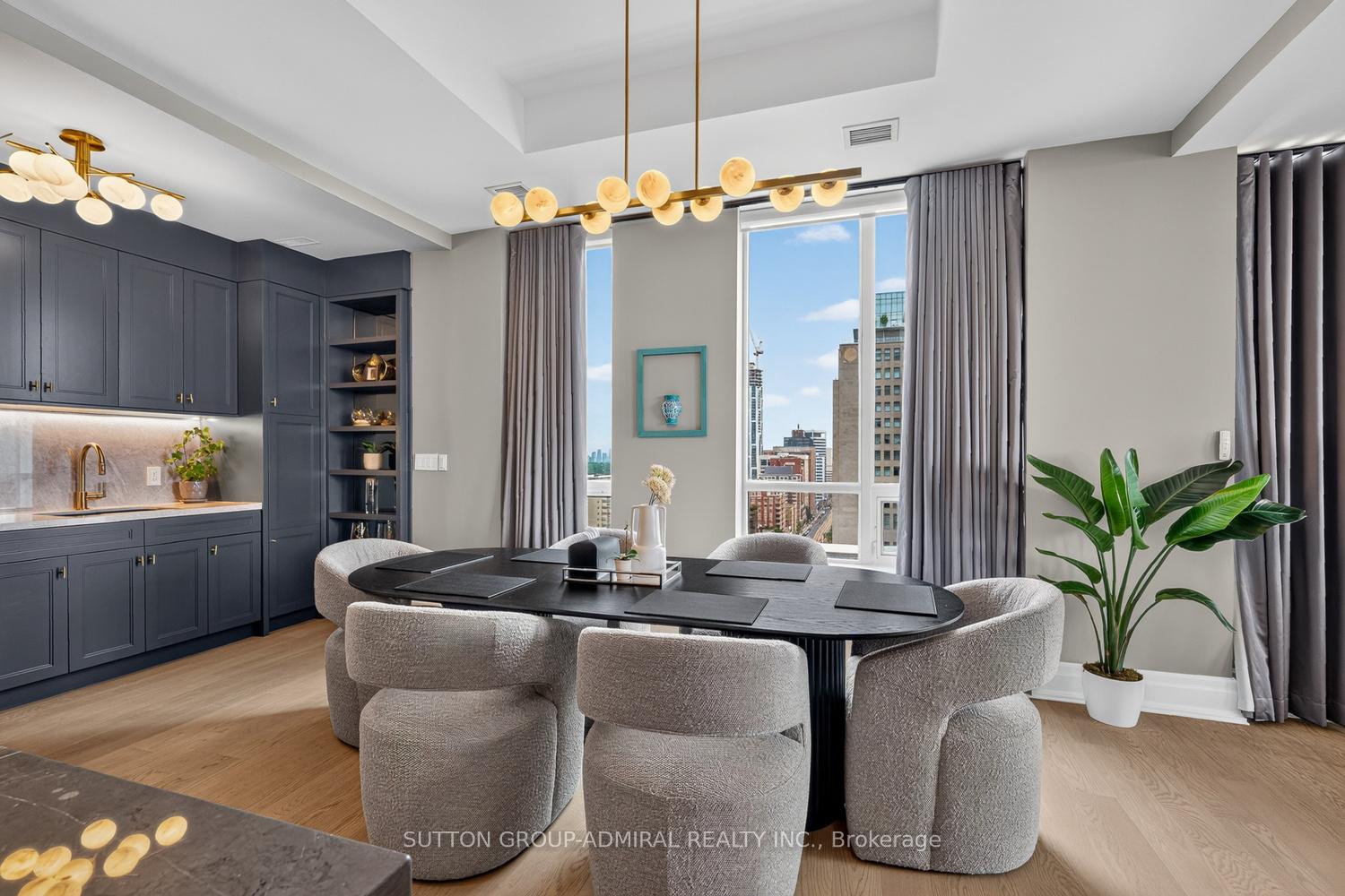 Photo 16 of Unit 1801, 155 St Clair Avenue W, Toronto, Casa Loma — HOMEH