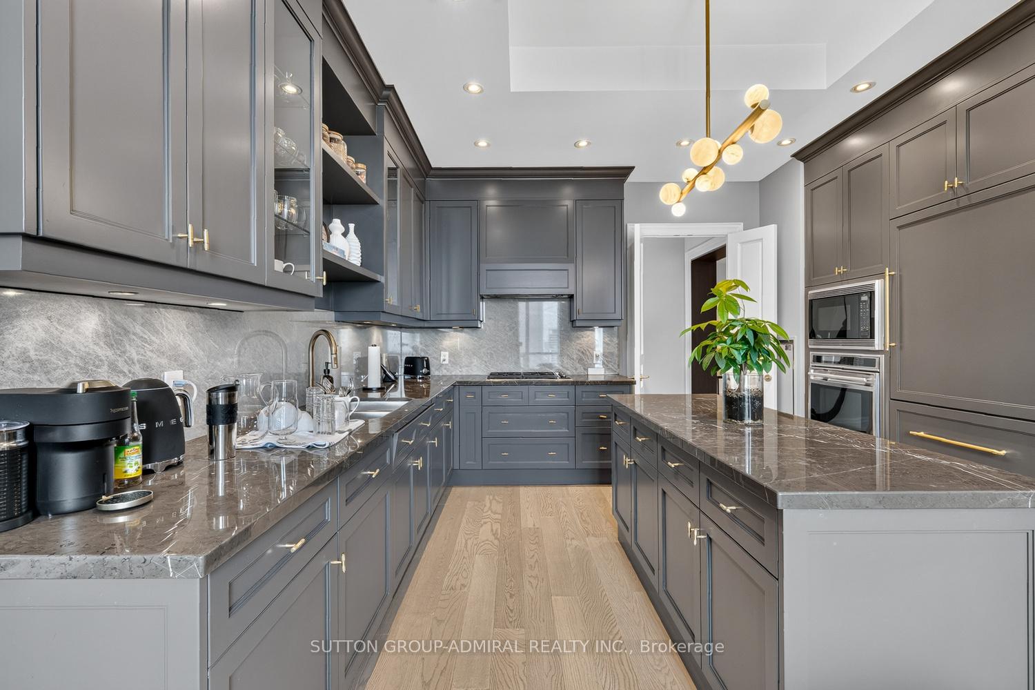 Photo 17 of Unit 1801, 155 St Clair Avenue W, Toronto, Casa Loma — HOMEH