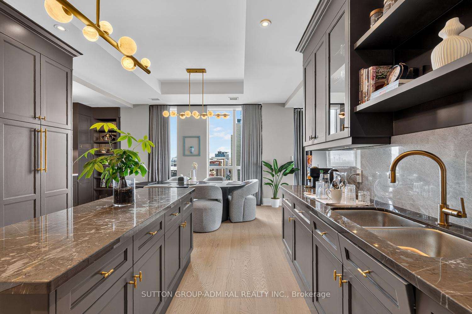 Photo 19 of Unit 1801, 155 St Clair Avenue W, Toronto, Casa Loma — HOMEH